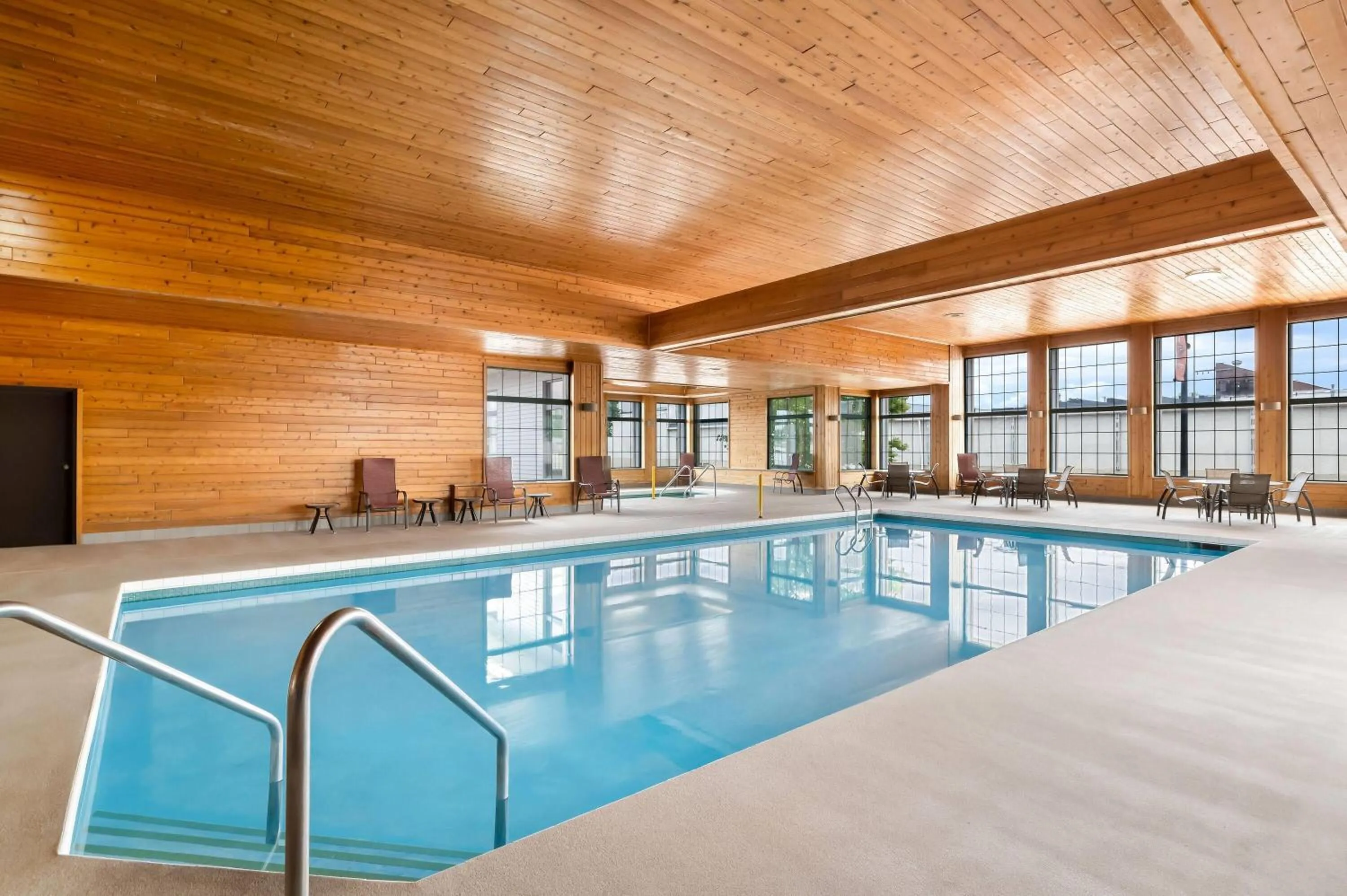 Swimming pool in Super 8 by Wyndham La Crosse