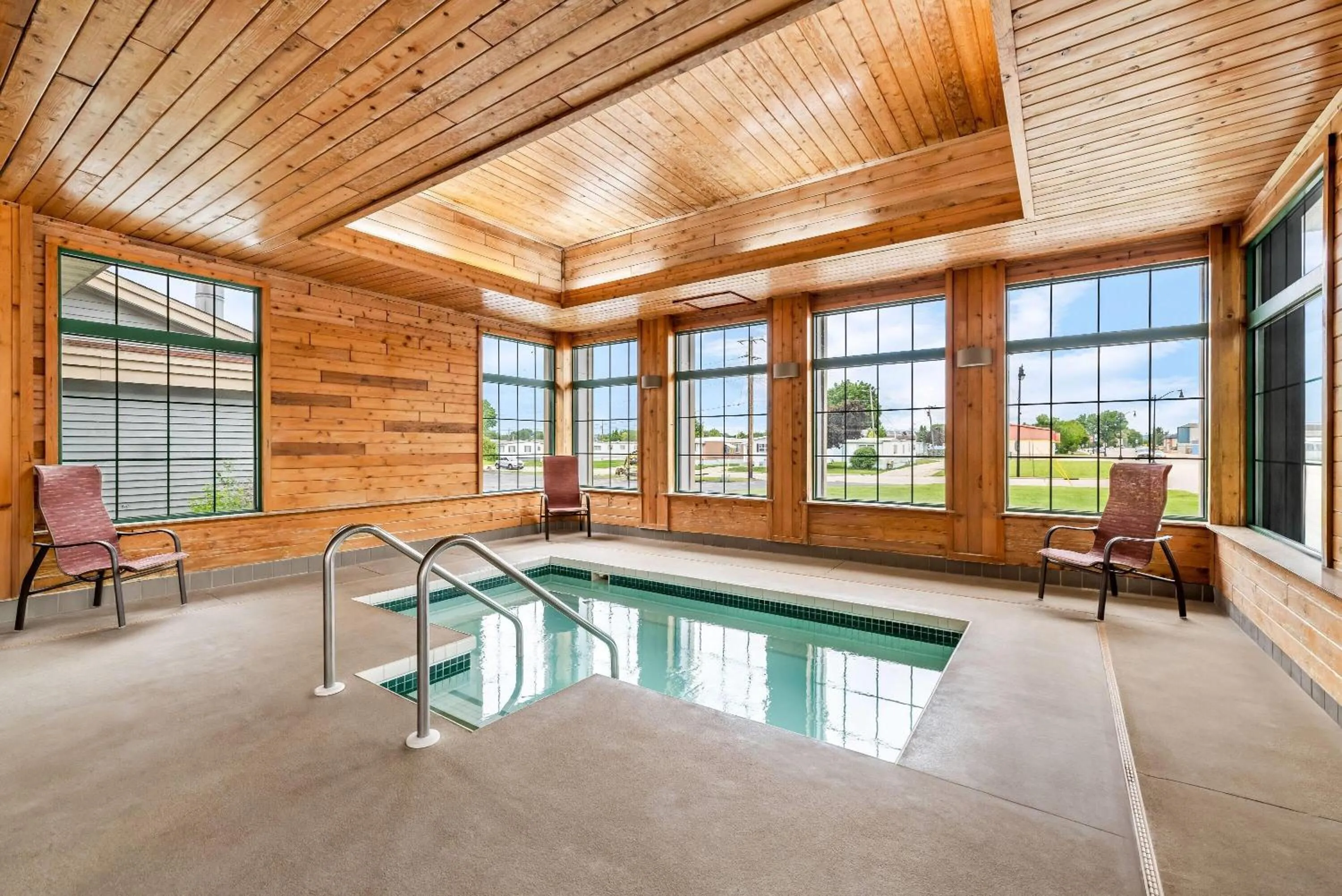 Hot Tub in Super 8 by Wyndham La Crosse