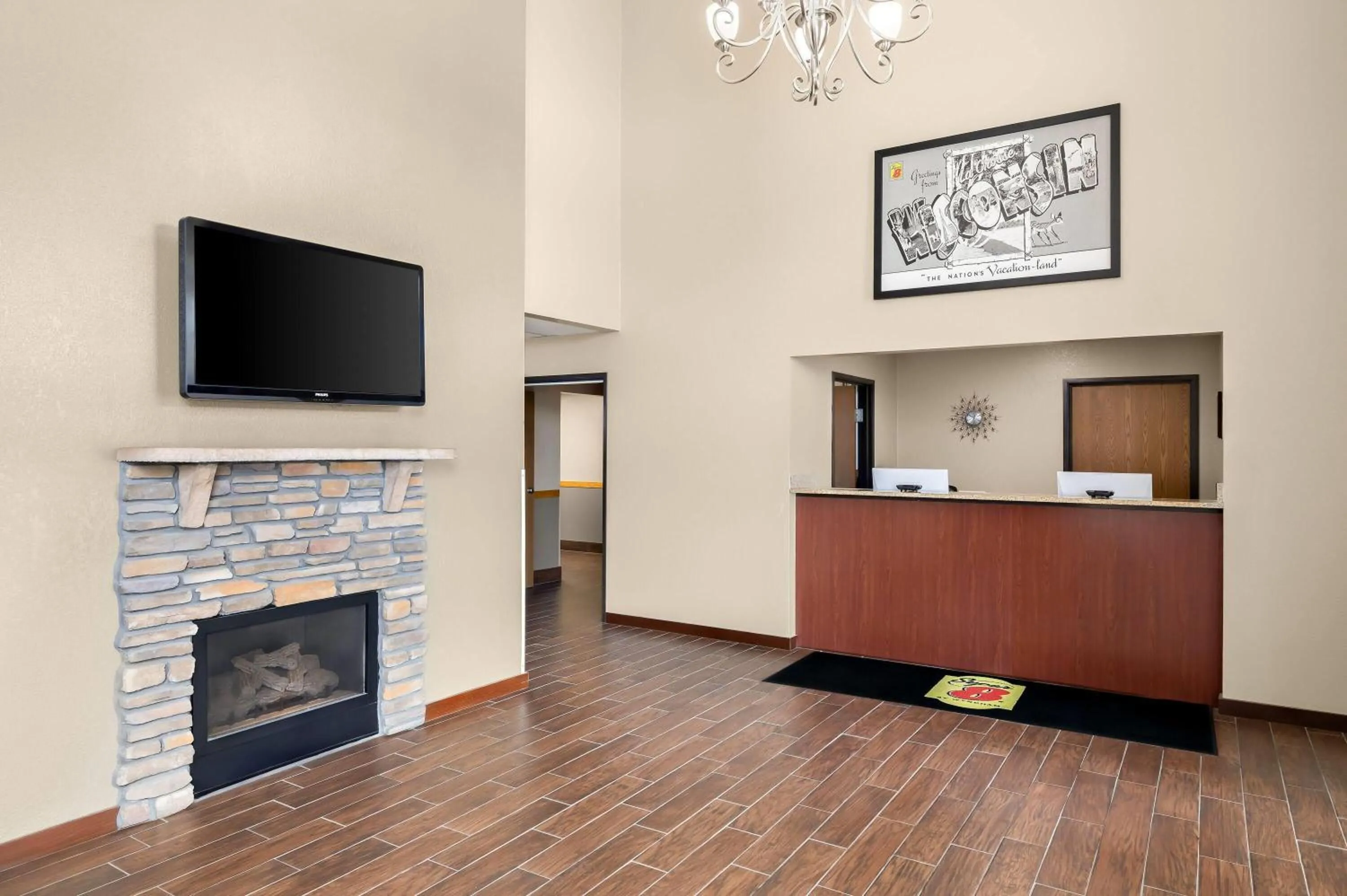Lobby or reception in Super 8 by Wyndham La Crosse