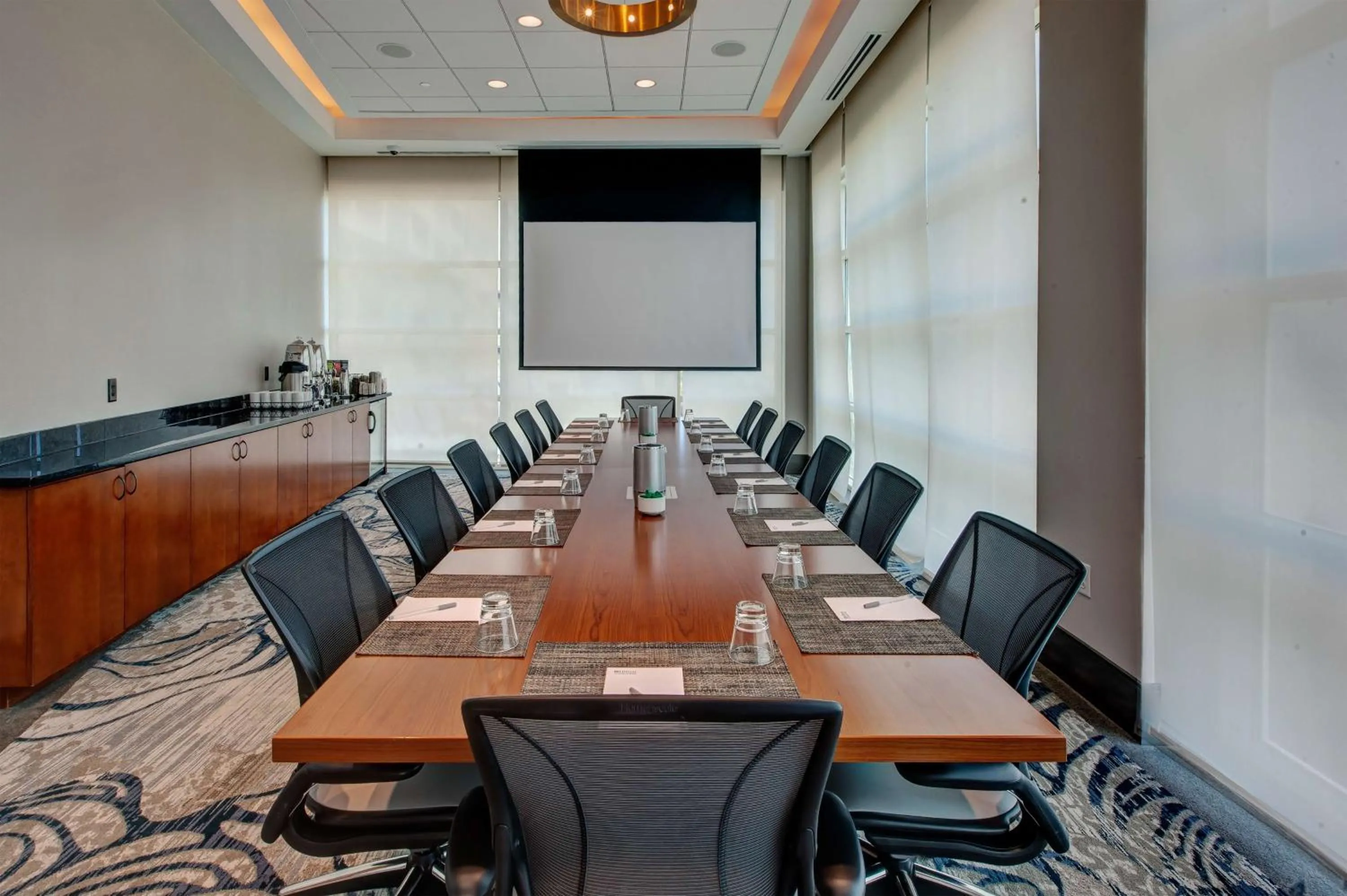 Meeting/conference room in Hilton Garden Inn Virginia Beach Oceanfront