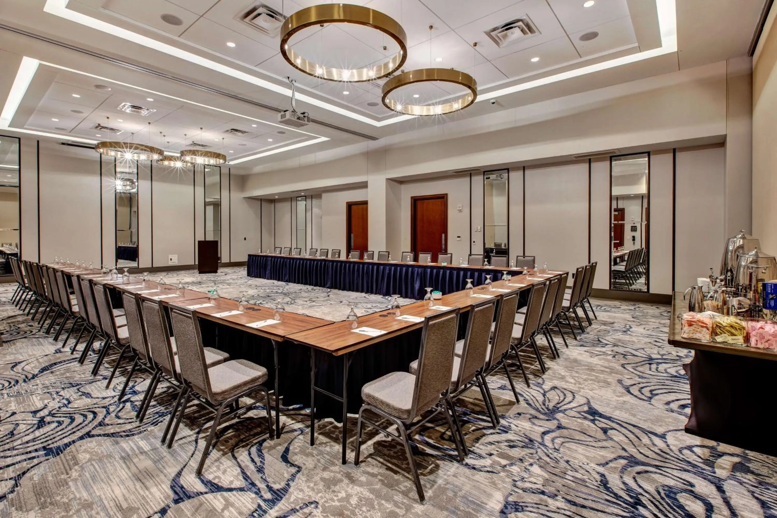 Meeting/conference room in Hilton Garden Inn Virginia Beach Oceanfront