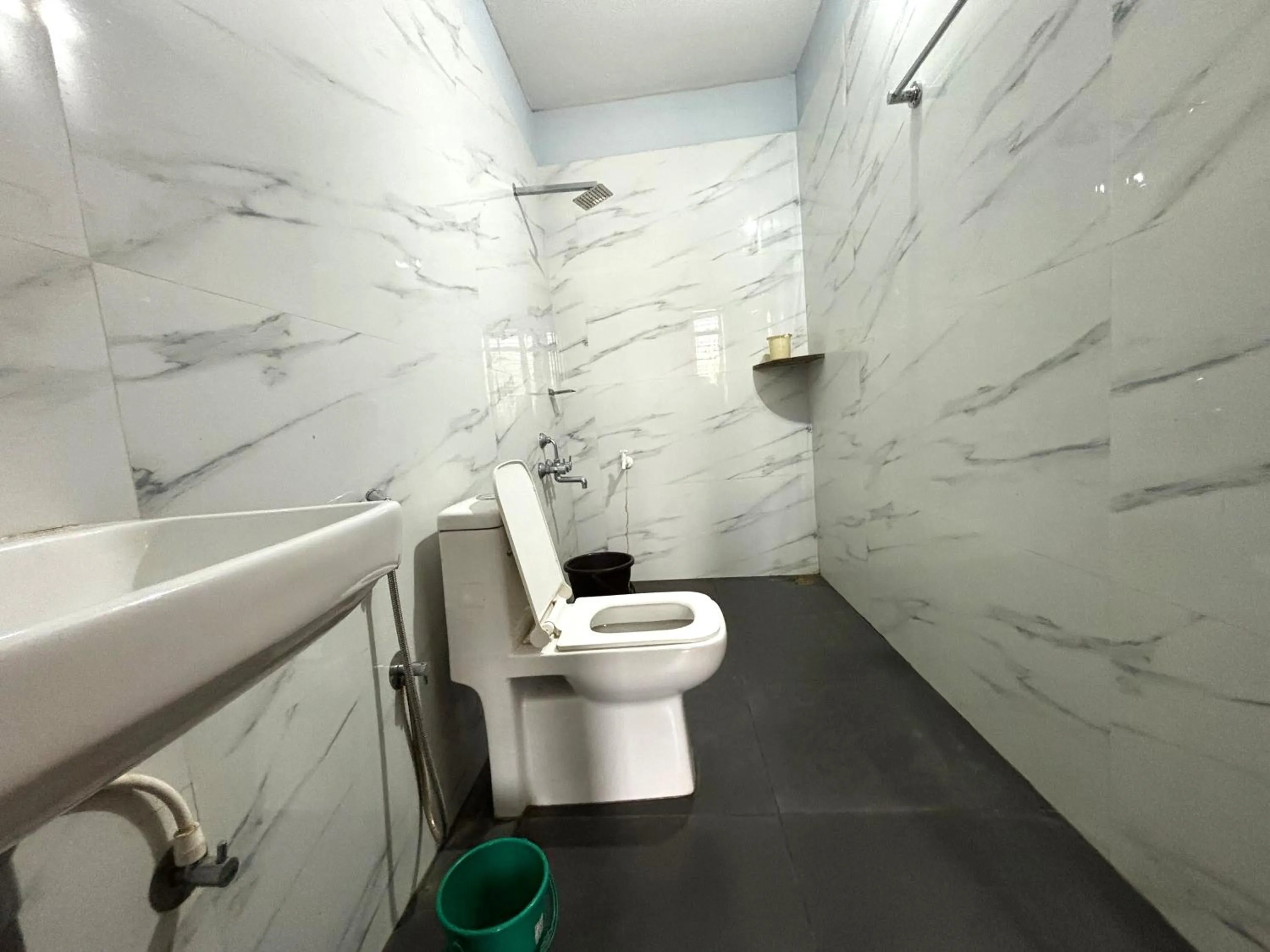 Bathroom in Sri Swarna Darvi Lodge Horanadu