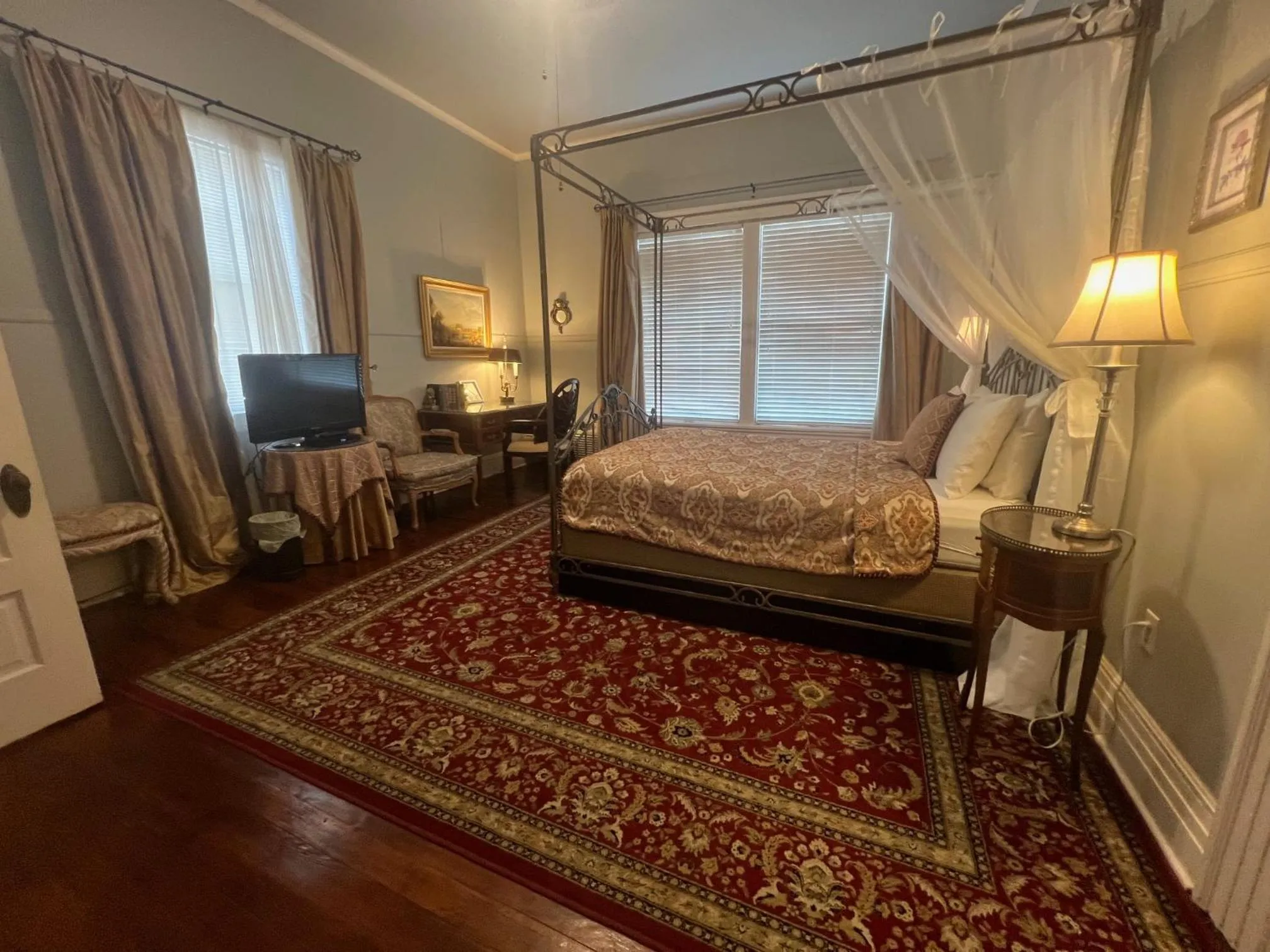 Bedroom, Bed in Historic Michabelle Inn