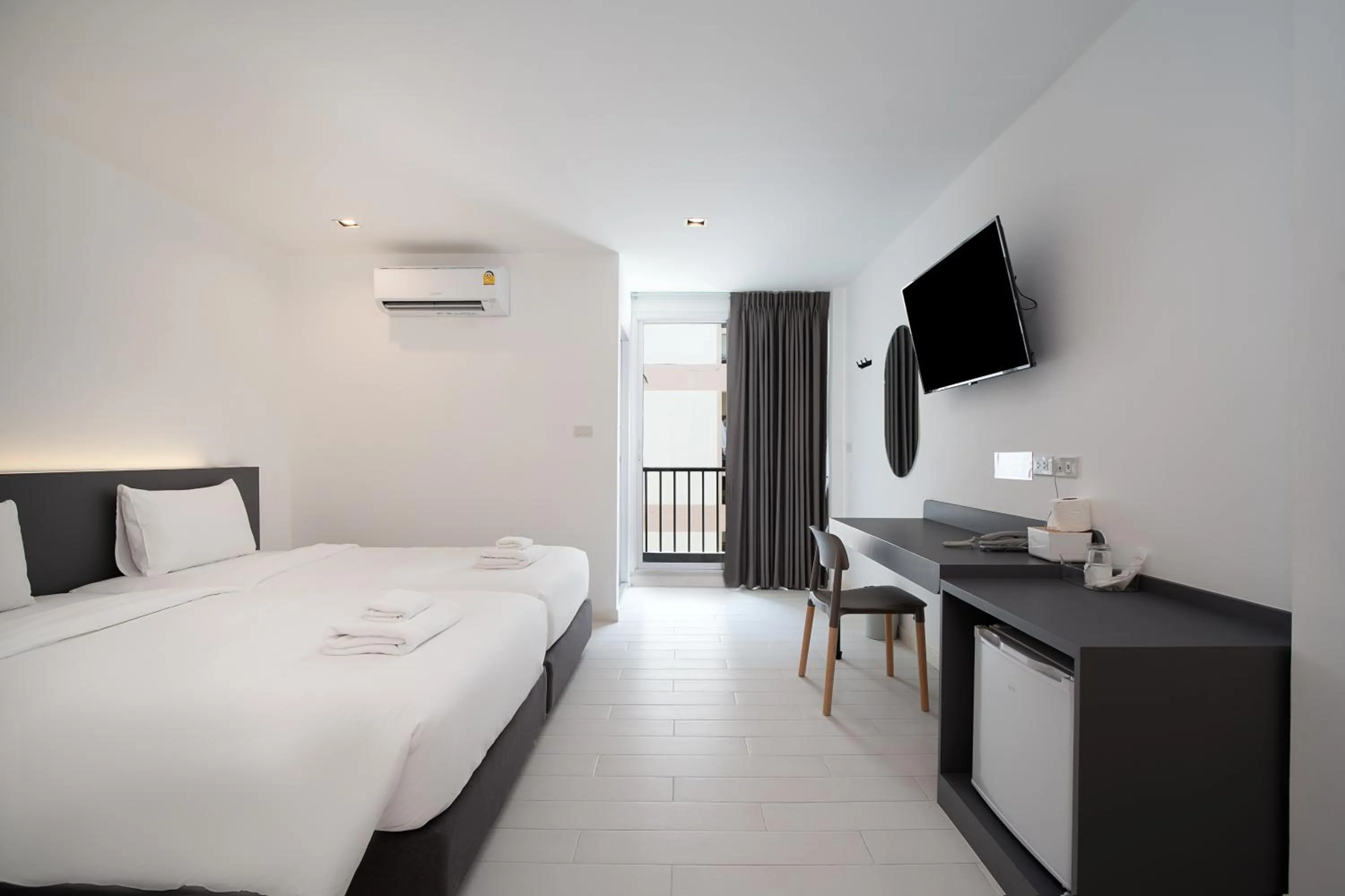 Bedroom, Bed in The Urban Oasis