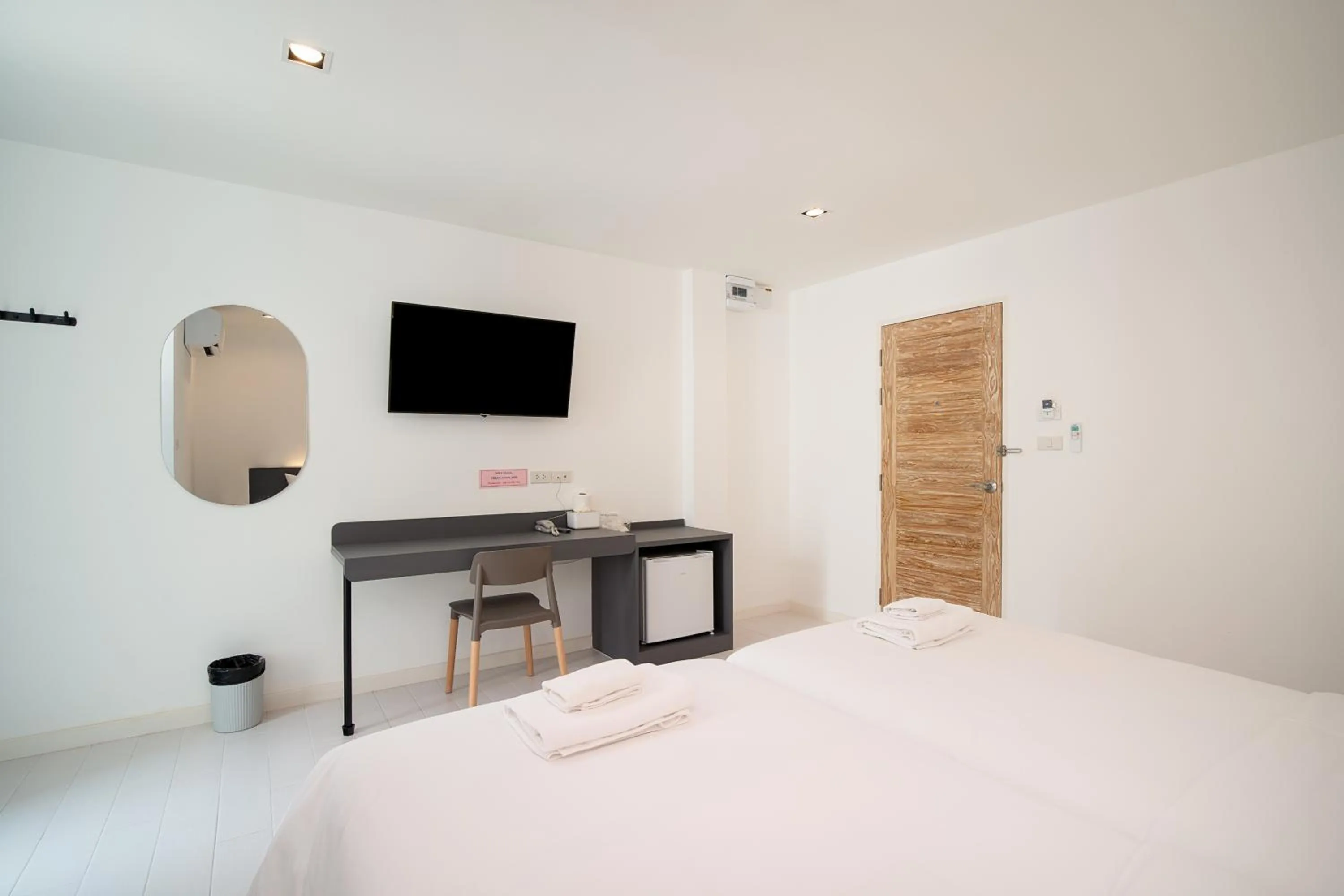 Bedroom, Bed in The Urban Oasis