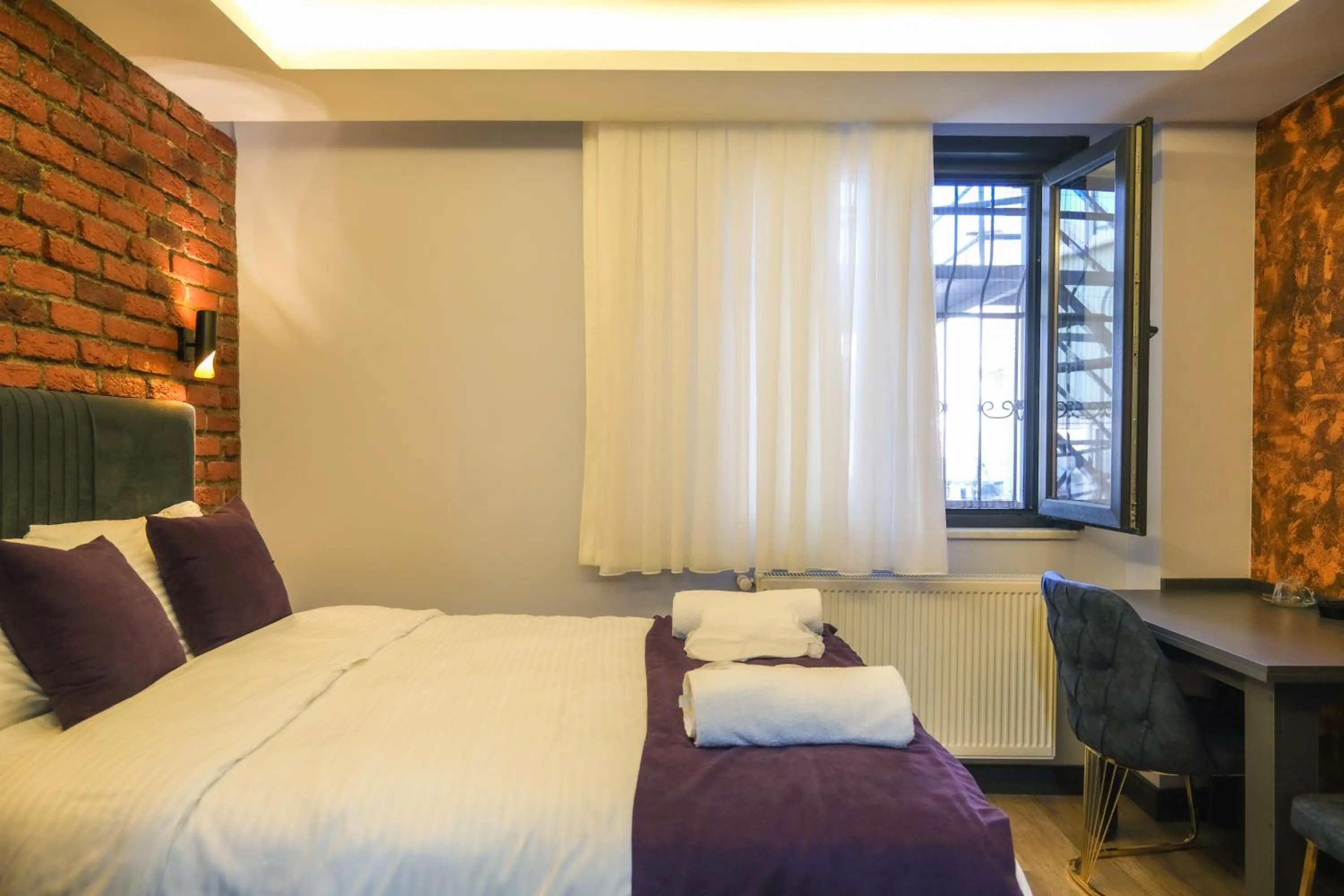 Bed in Yellow Mansion