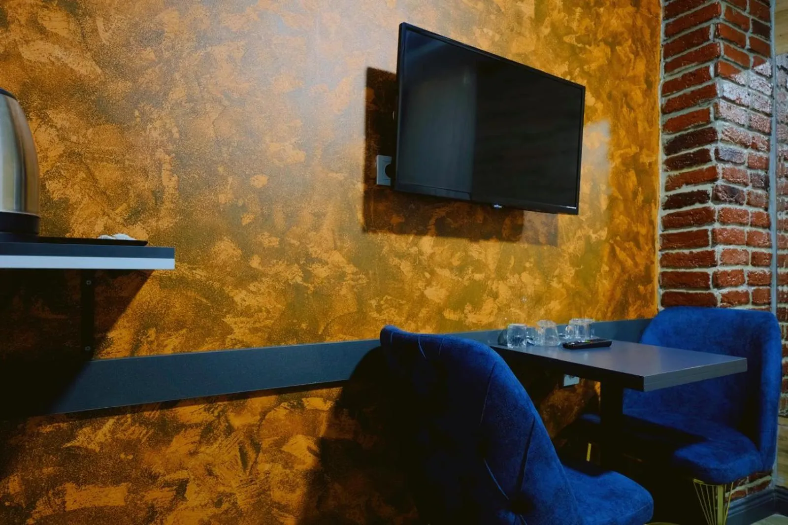 TV and multimedia in Yellow Mansion