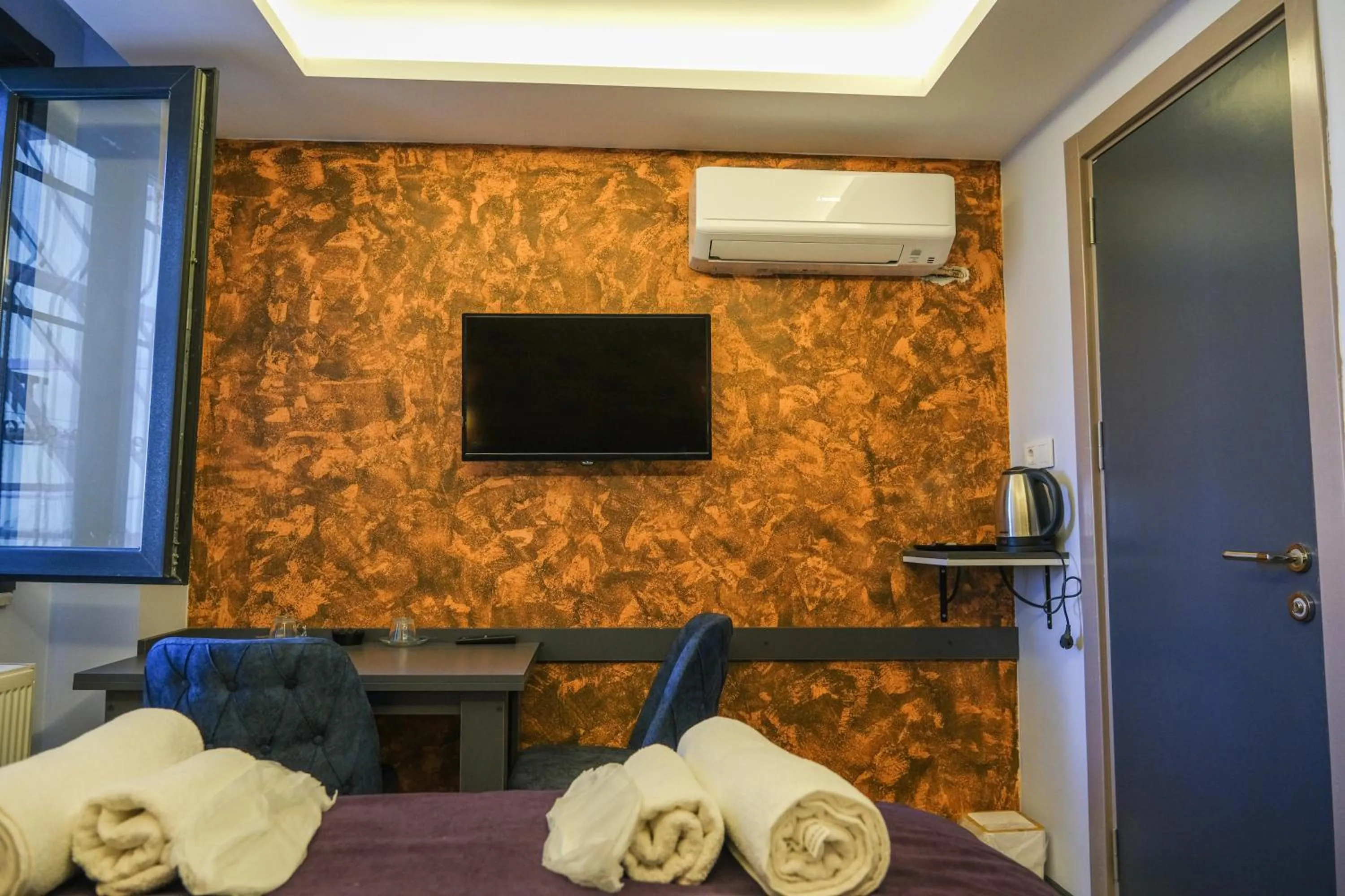 TV and multimedia in Yellow Mansion