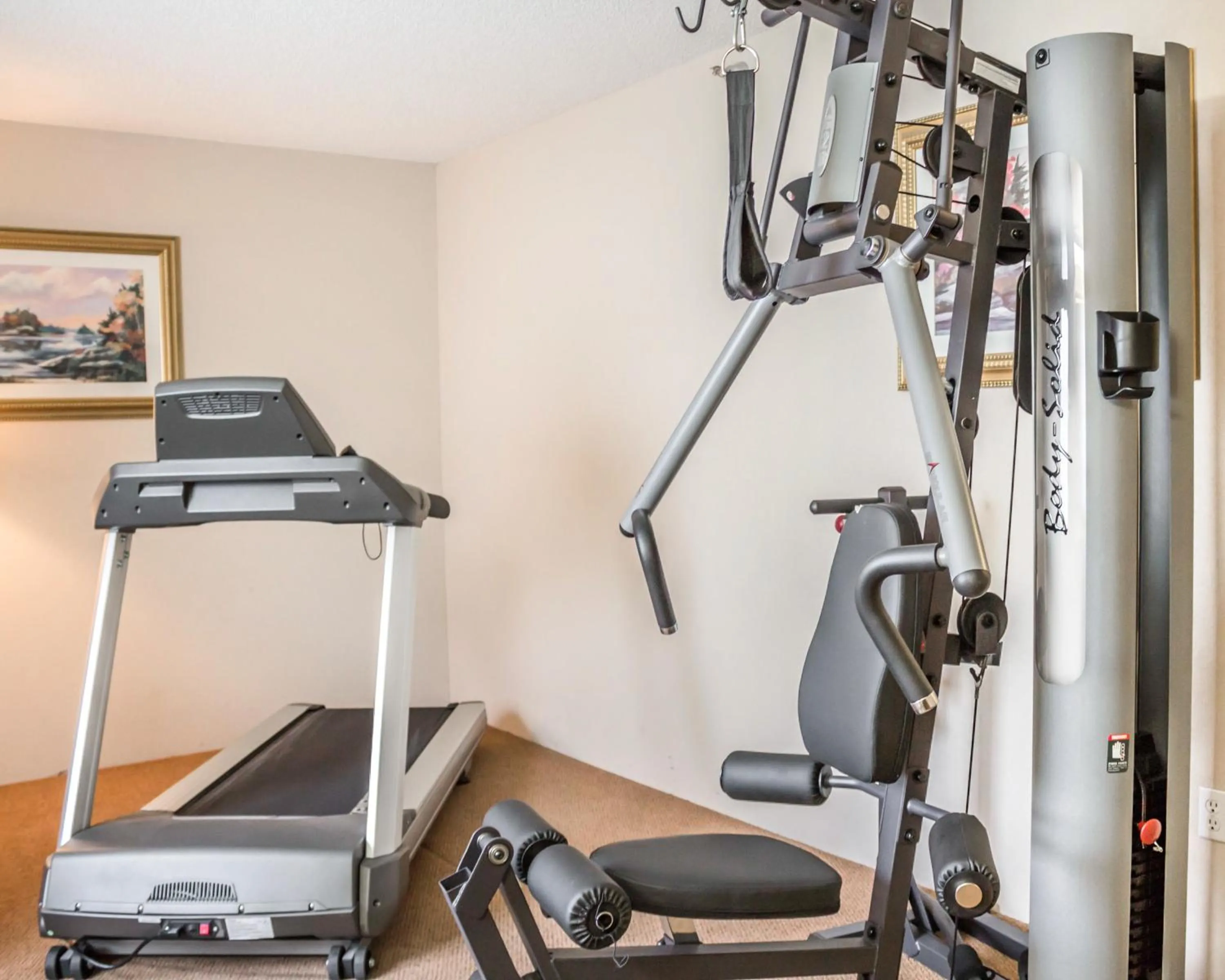 Fitness centre/facilities in Quality Inn & Suites