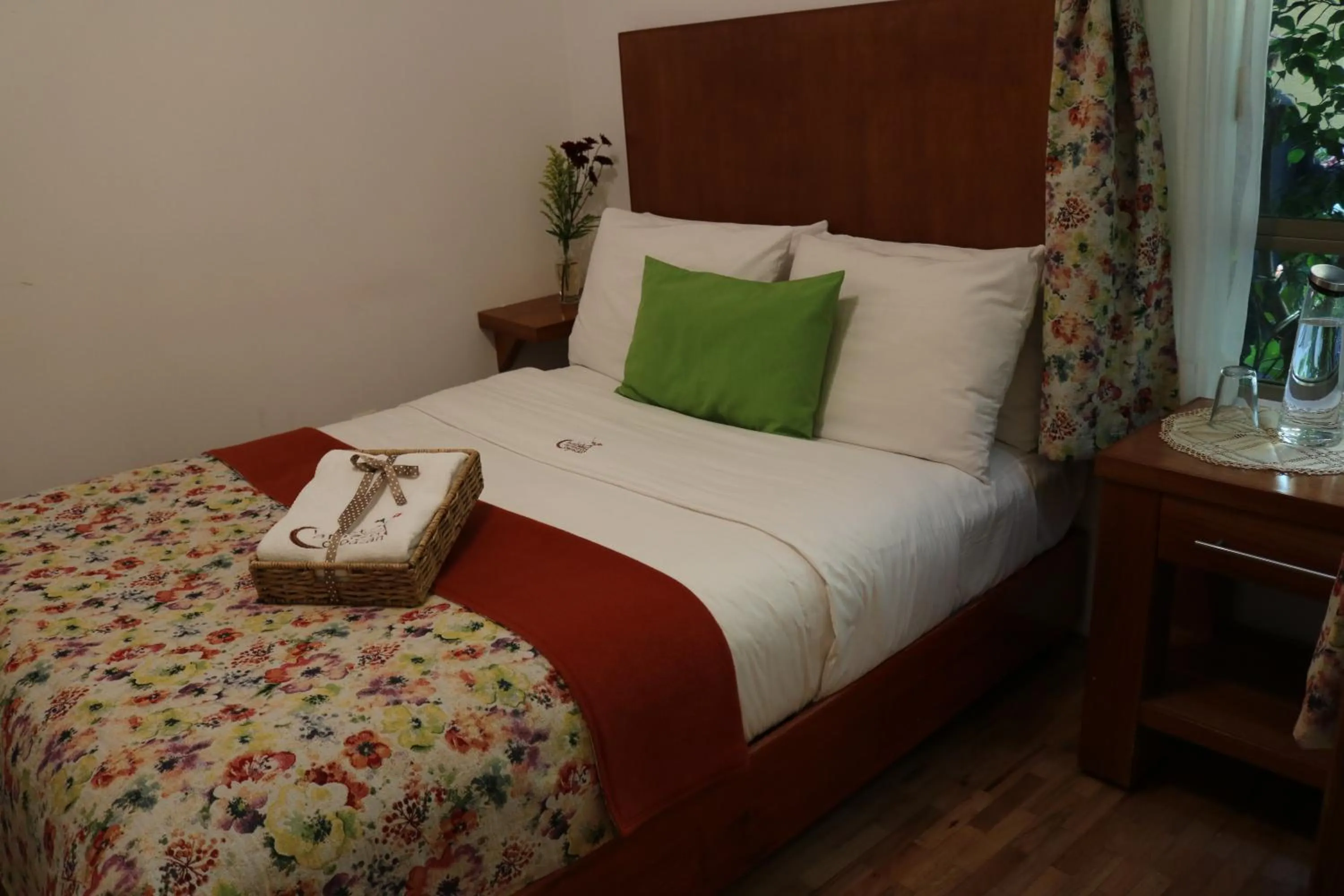 Bed in Chalet del Carmen, Coyoacán