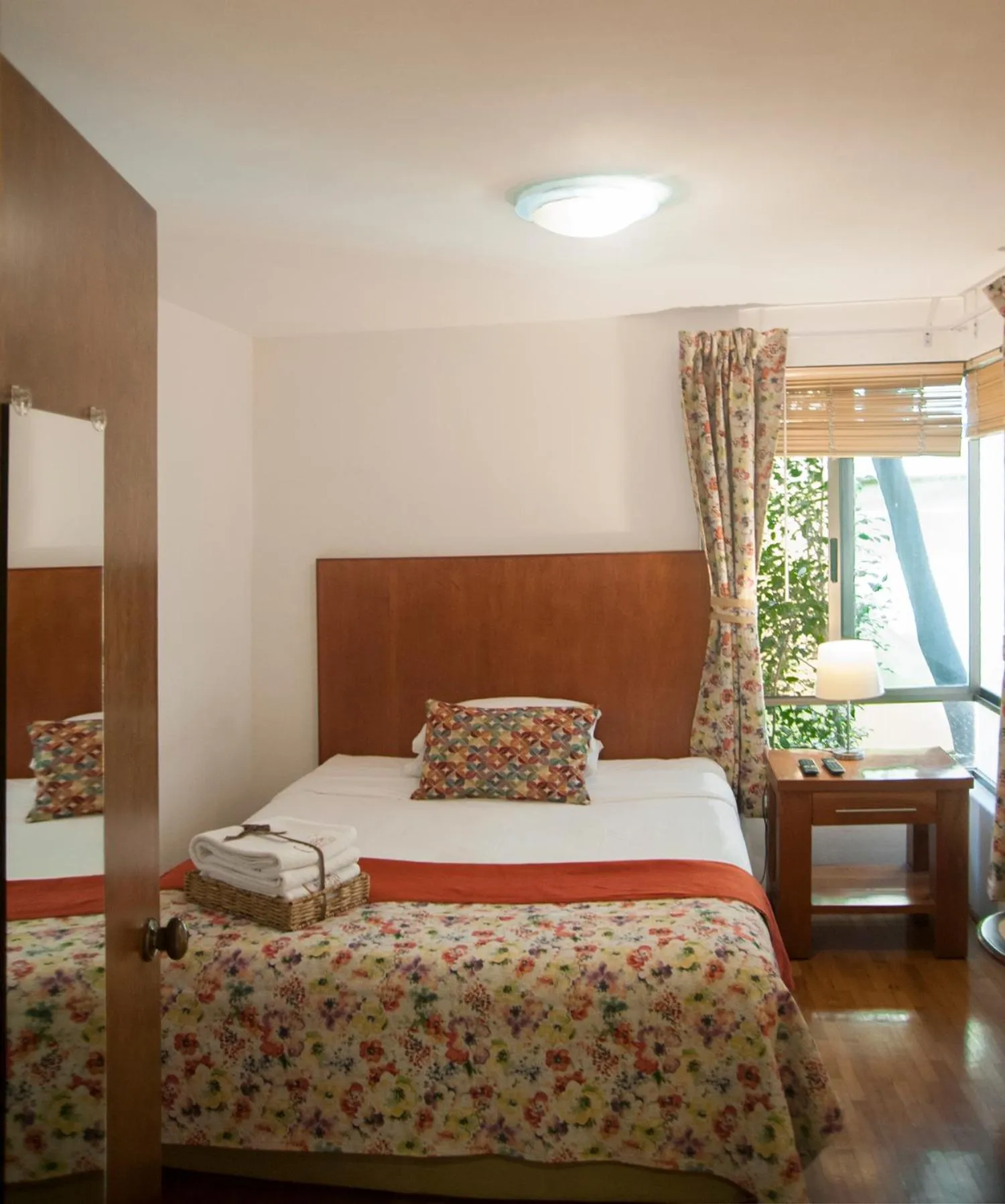 Bedroom, Bed in Chalet del Carmen, Coyoacán