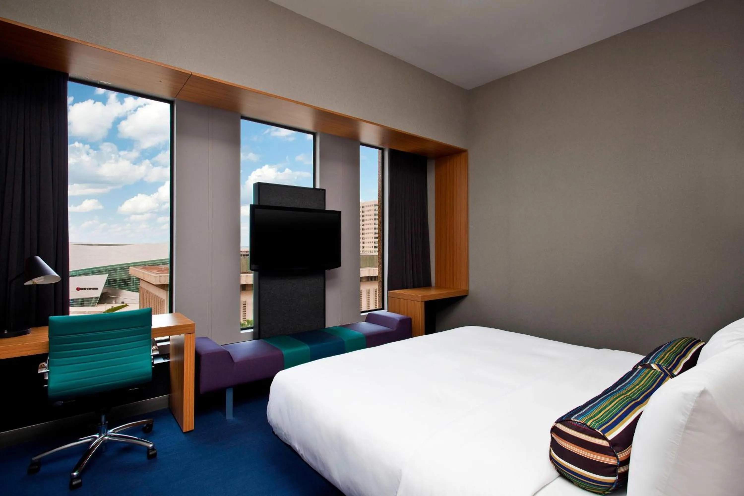 Photo of the whole room, Bed in Aloft Tulsa Downtown