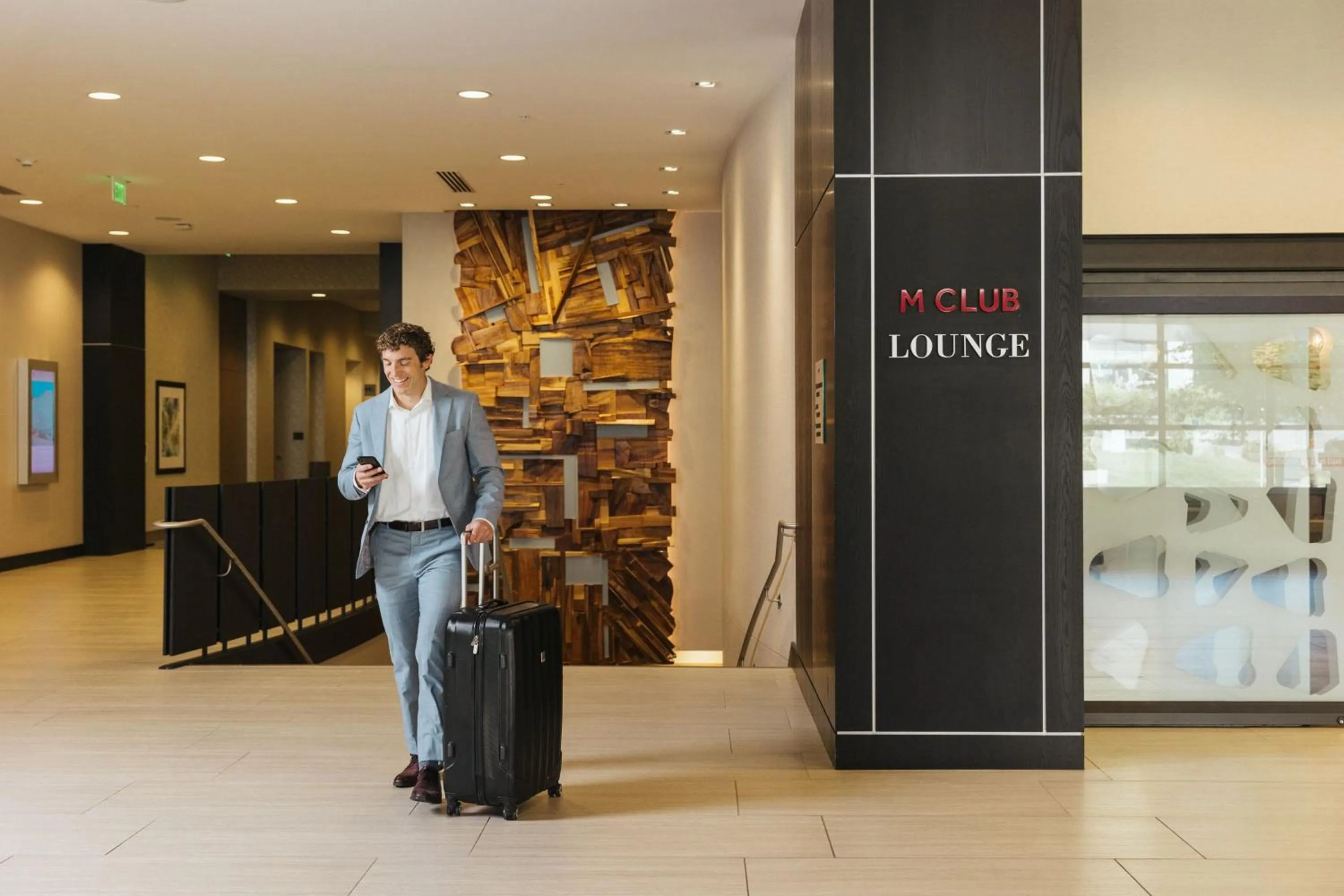 Lounge or bar in Seattle Marriott Bellevue