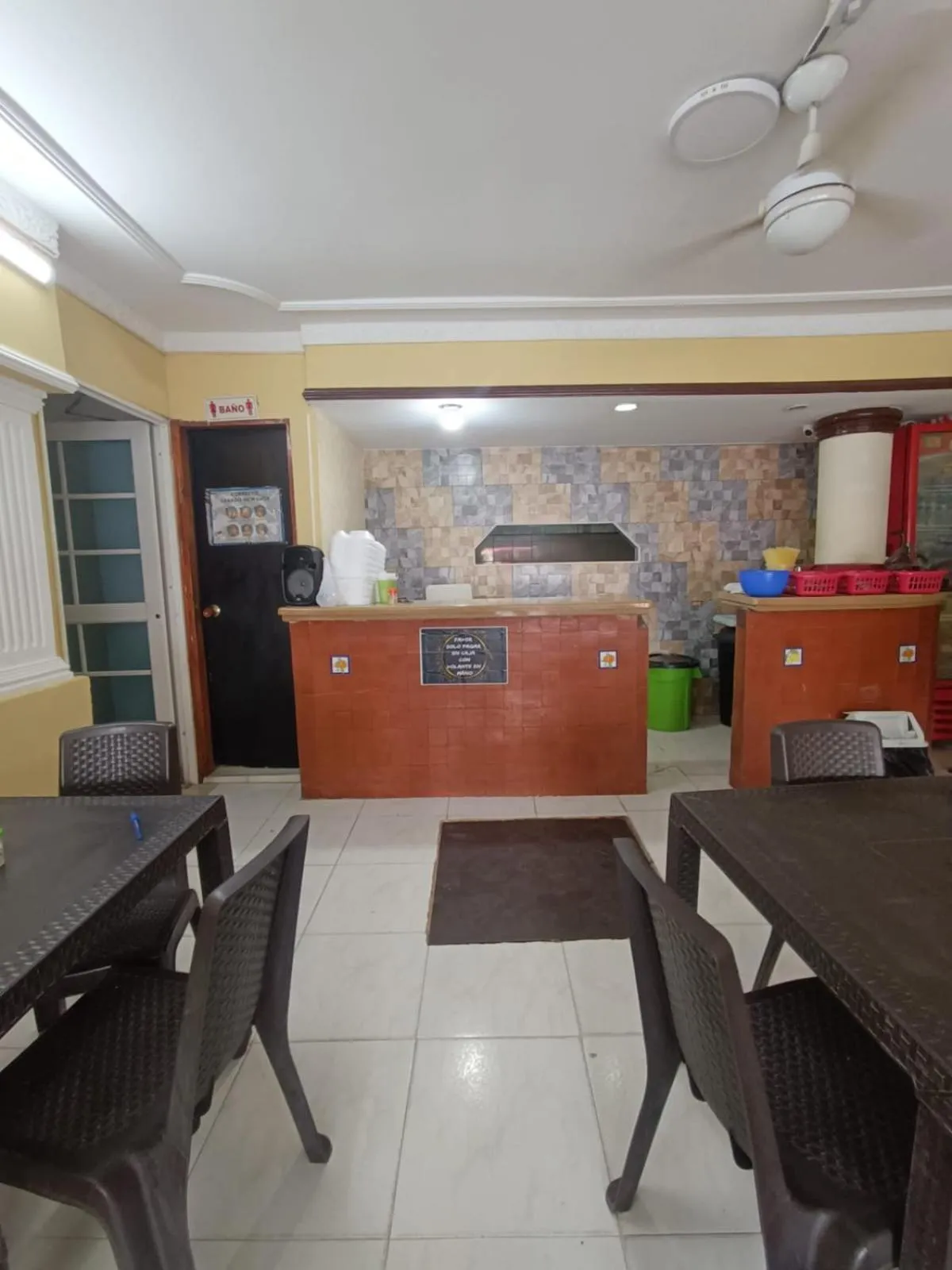 Kitchen or kitchenette in Hotel Granada Inn