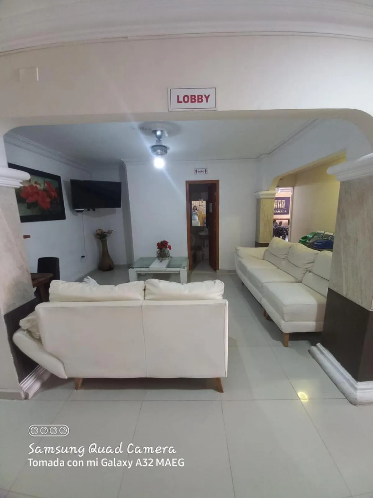 Staff, Bed in Hotel Granada Inn