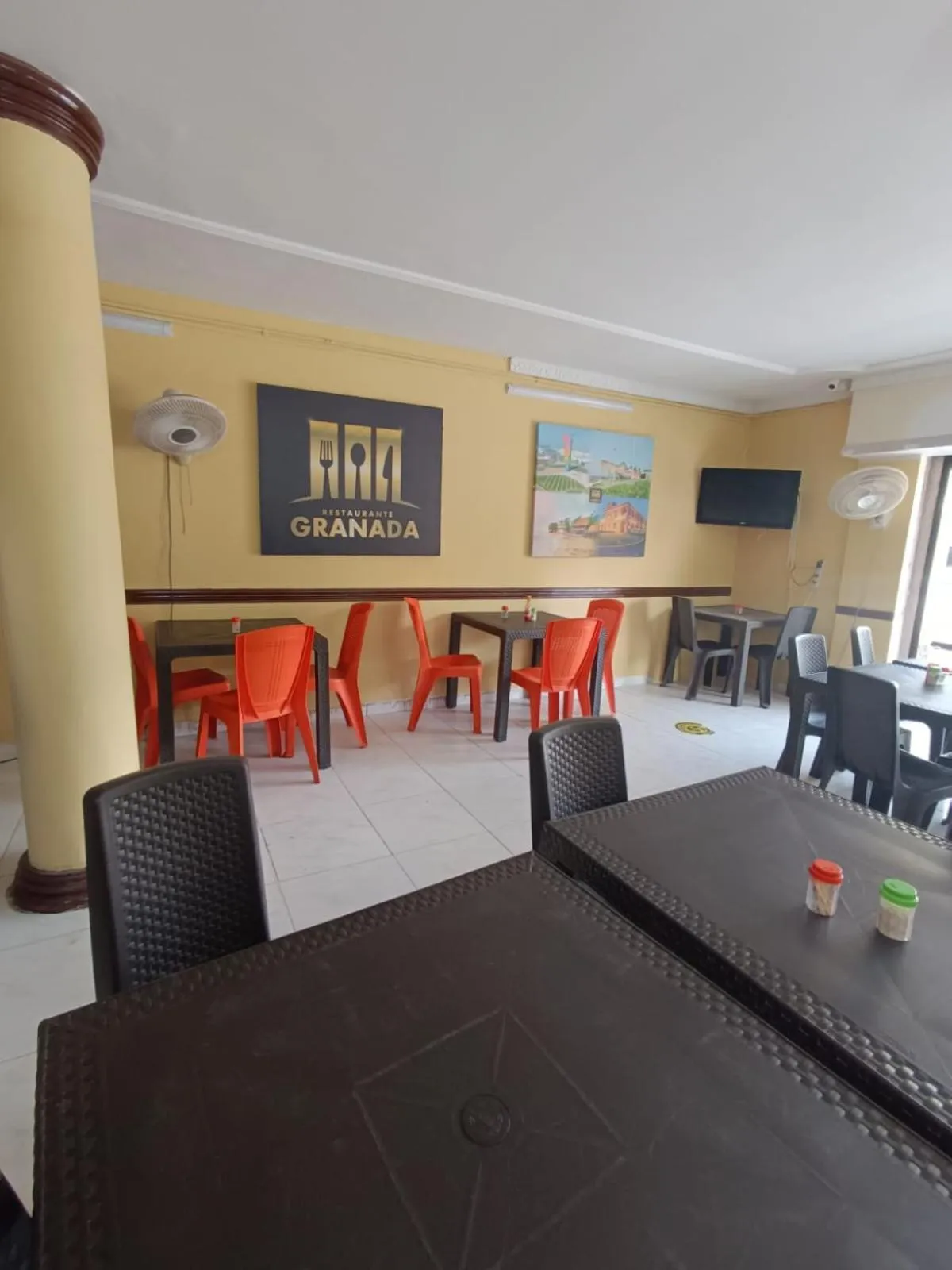 Restaurant/places to eat in Hotel Granada Inn