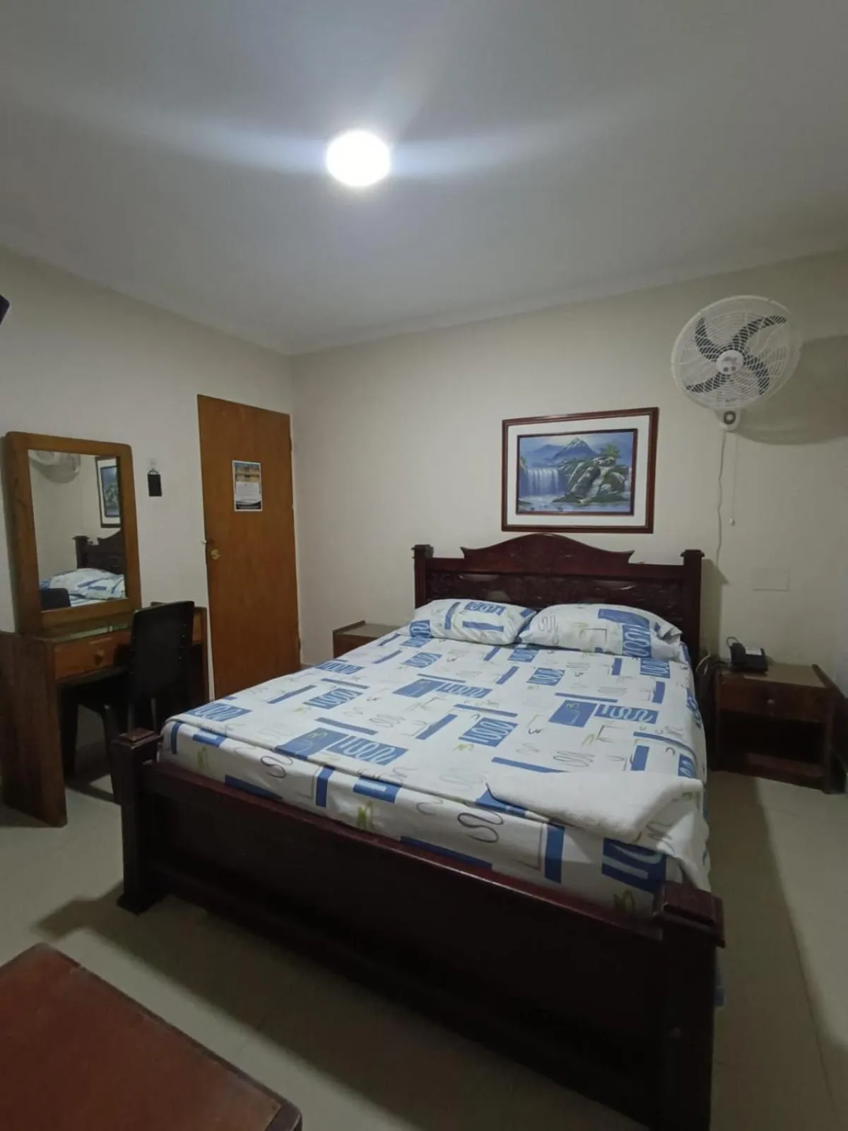 Photo of the whole room, Bed in Hotel Granada Inn