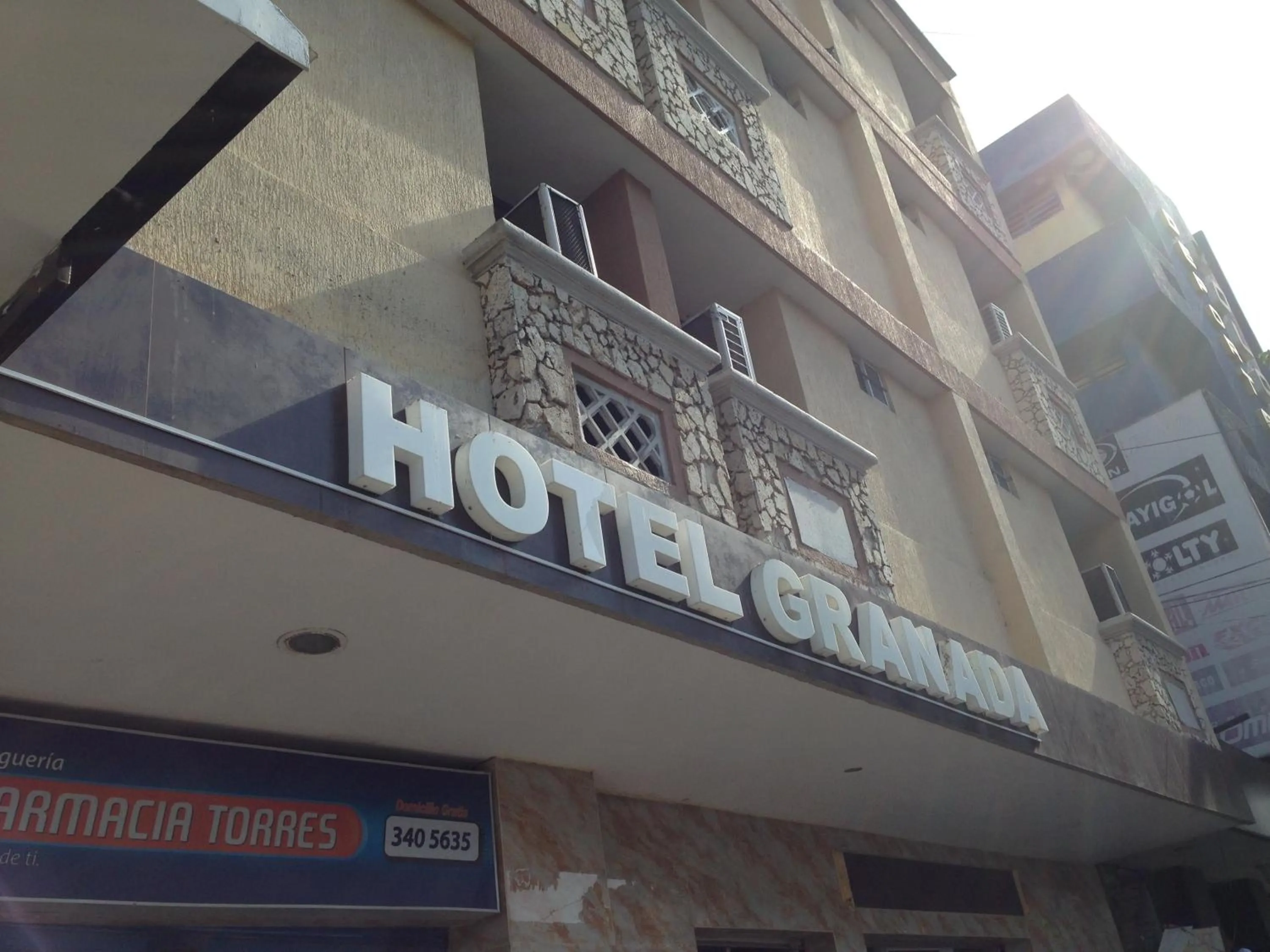 Property building in Hotel Granada Inn