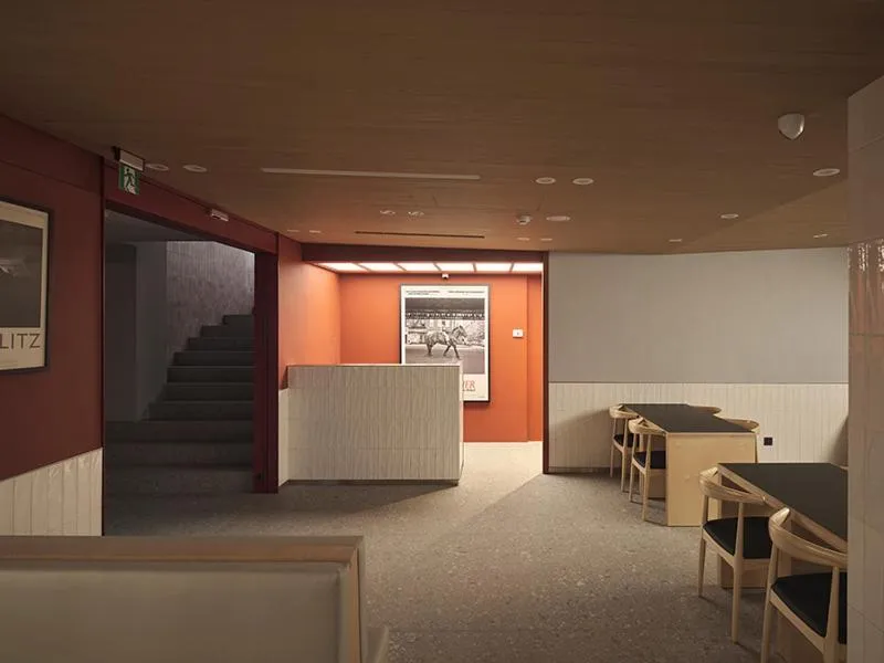 Restaurant/places to eat in Reddot Hotel