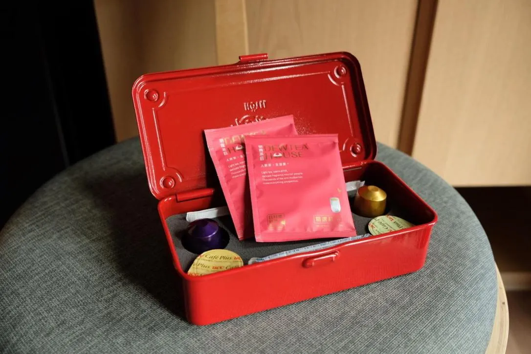 Coffee/tea facilities in Reddot Hotel