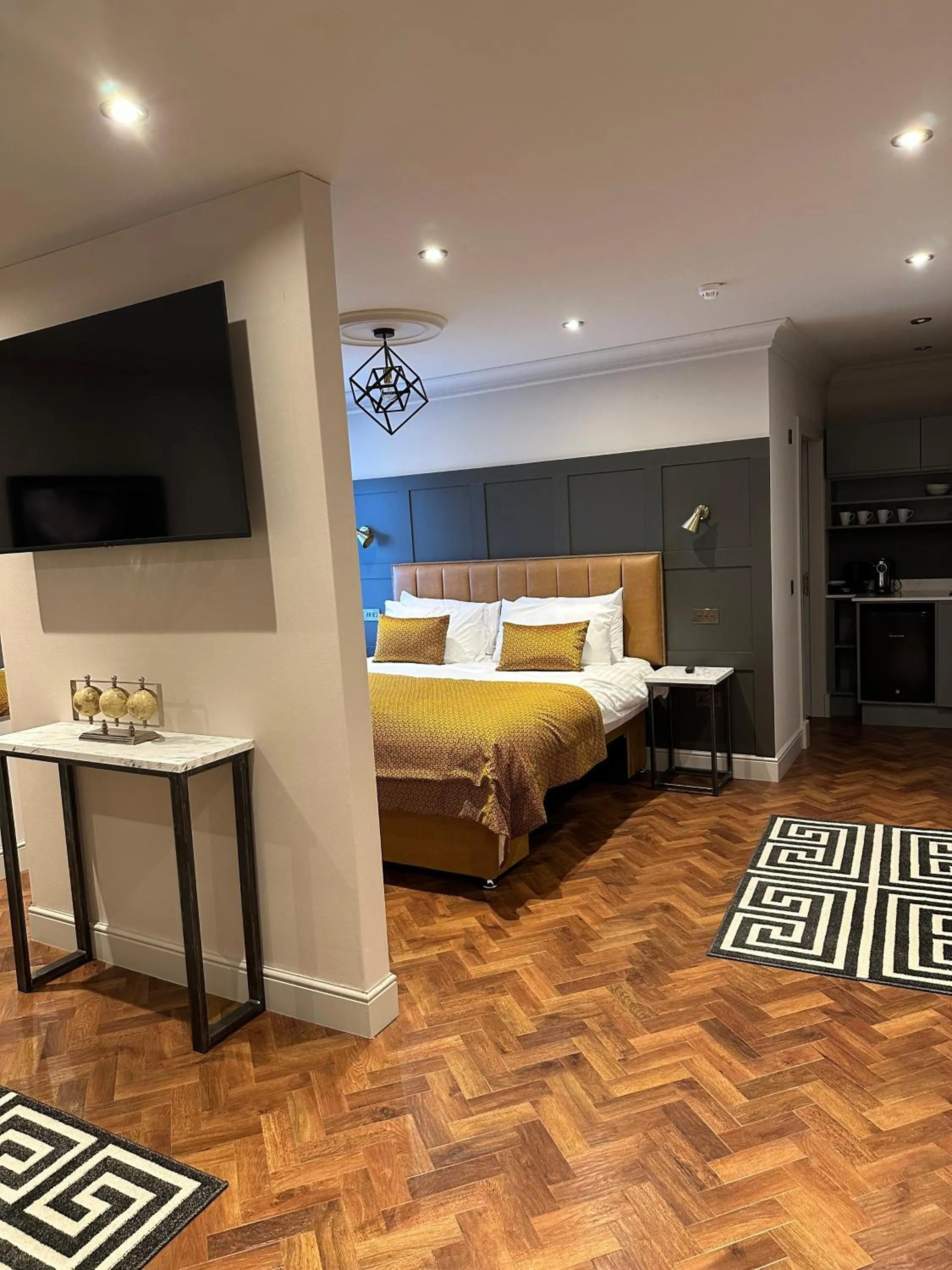 Bed in King Street Aparthotel