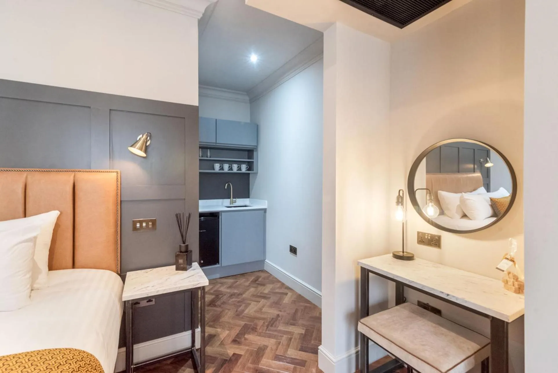 Bed in King Street Aparthotel