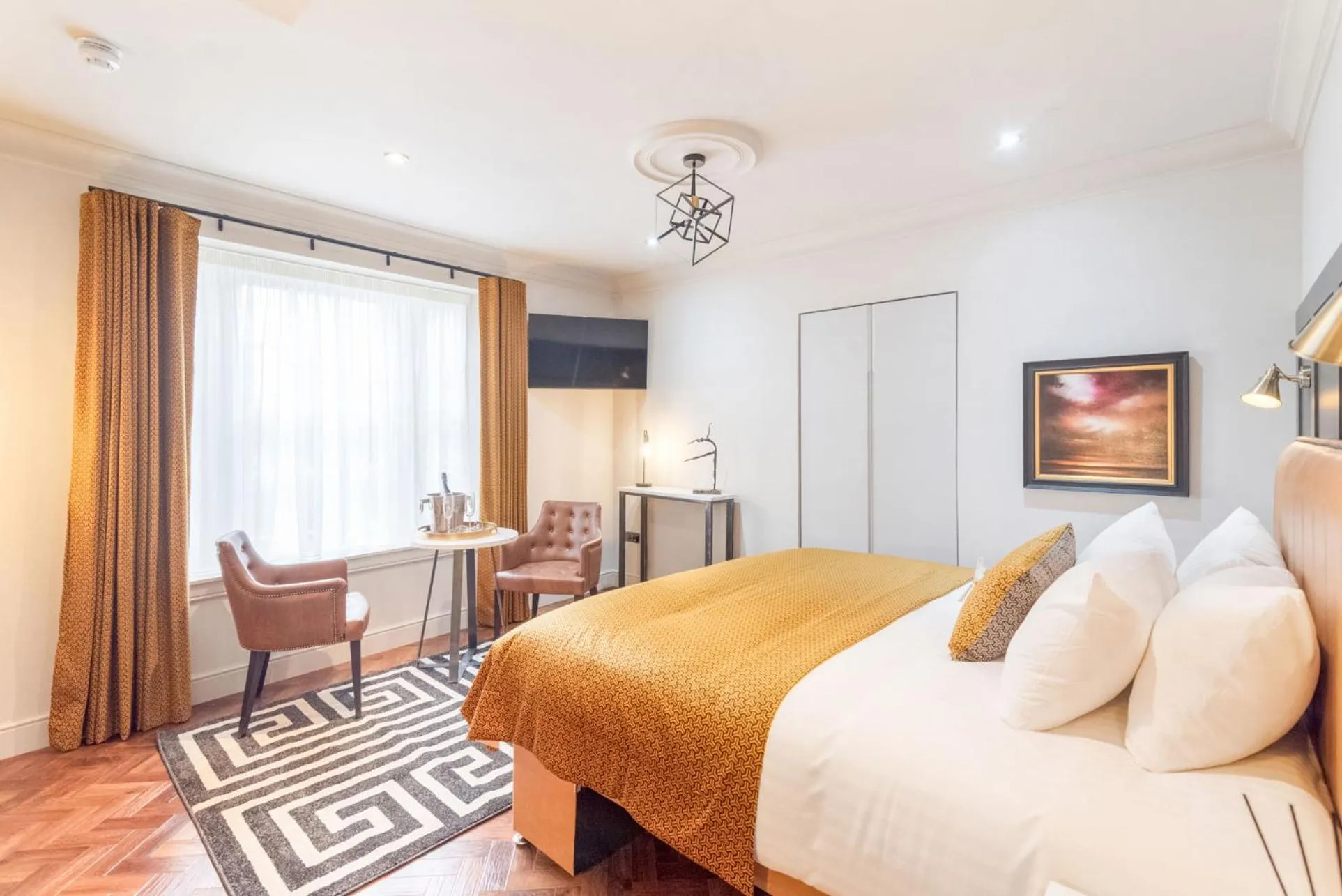 Bed in King Street Aparthotel