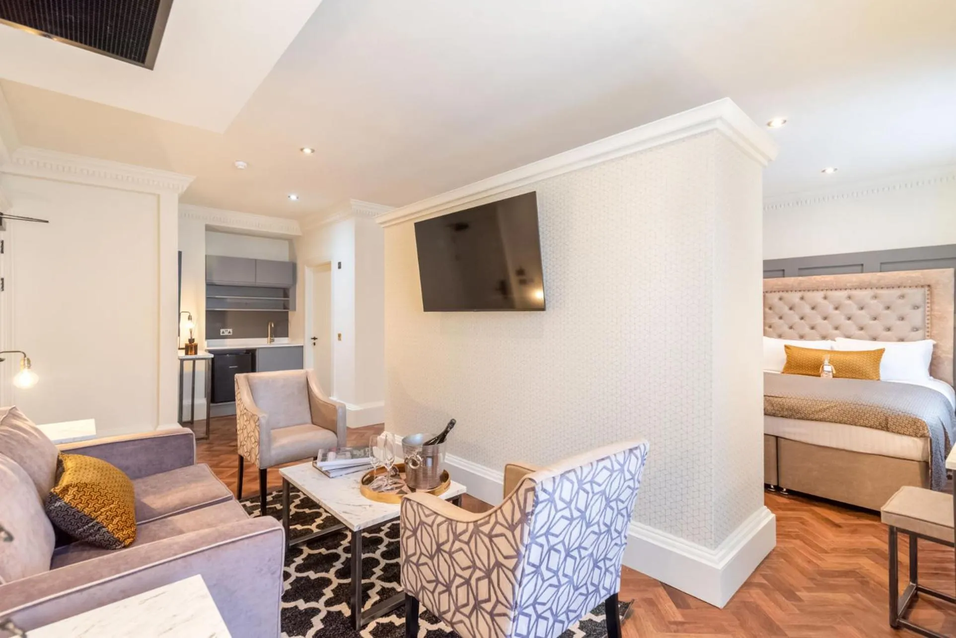 Bed in King Street Aparthotel