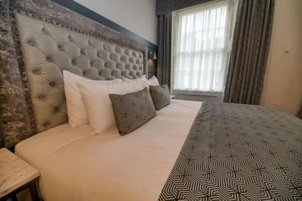 Bed in King Street Aparthotel