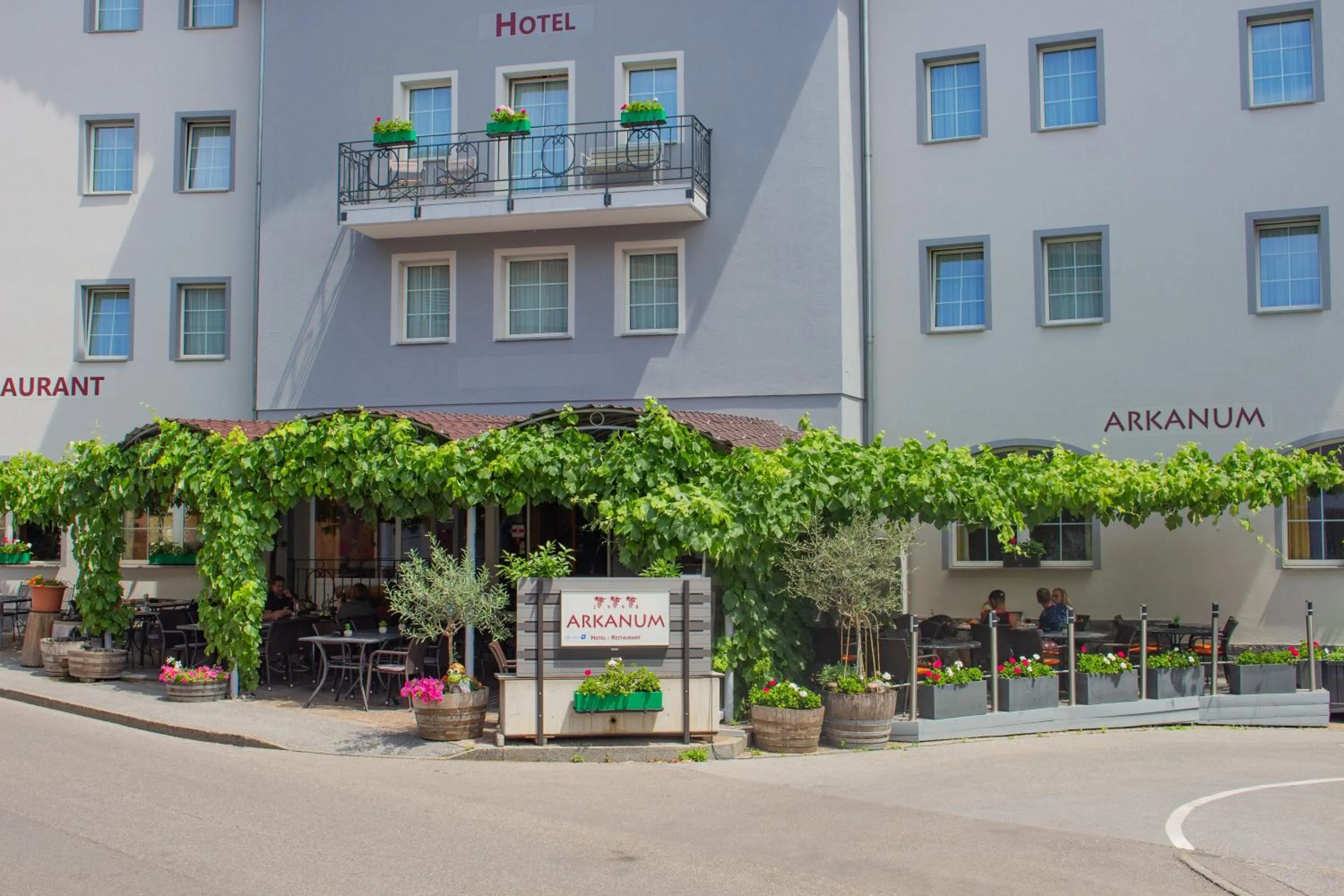 Property building in Hotel Arkanum