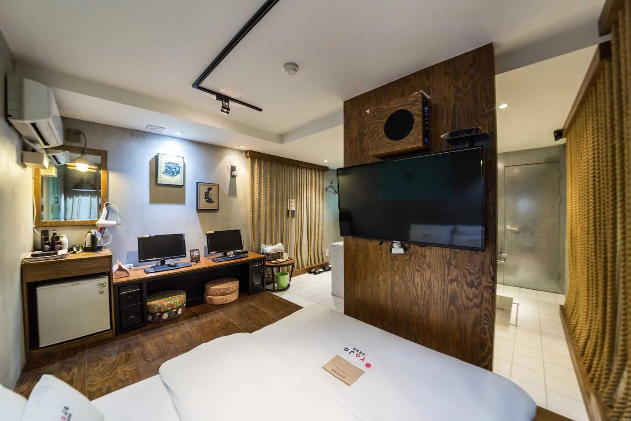 TV/Entertainment Center in Hotel Yaja Yeongdeungpo