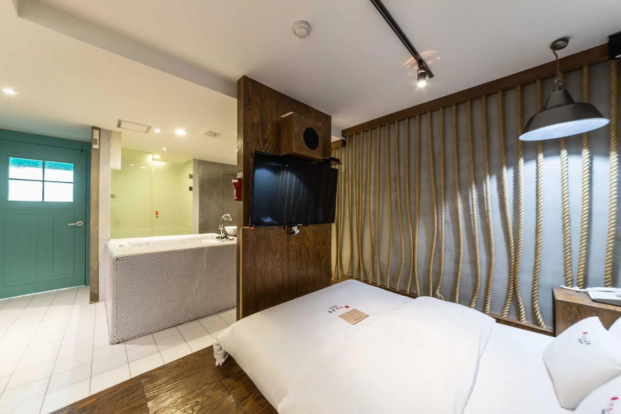 TV/Entertainment Center in Hotel Yaja Yeongdeungpo