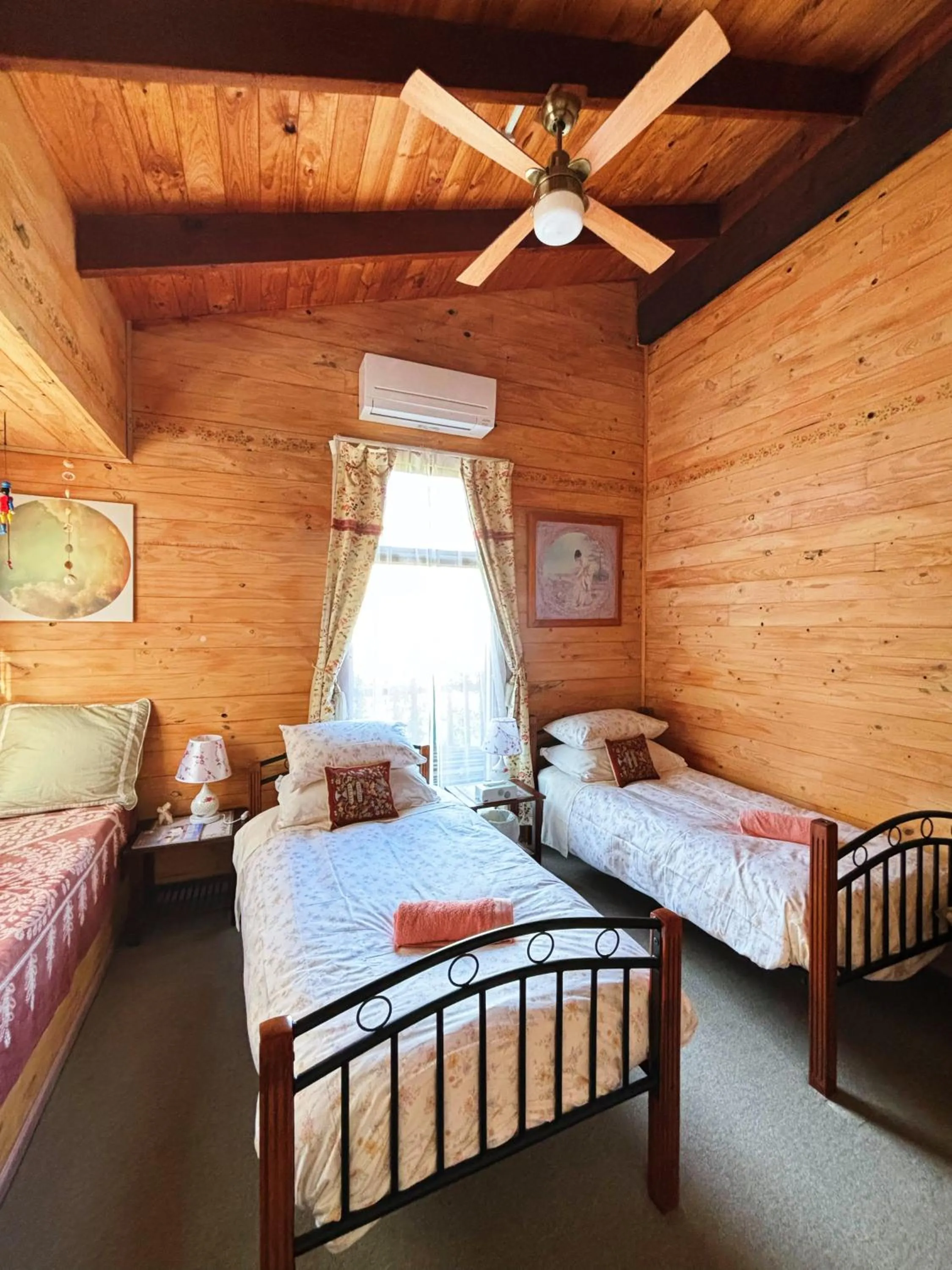 Bedroom, Bed in The Goat and Goose Bed & Breakfast