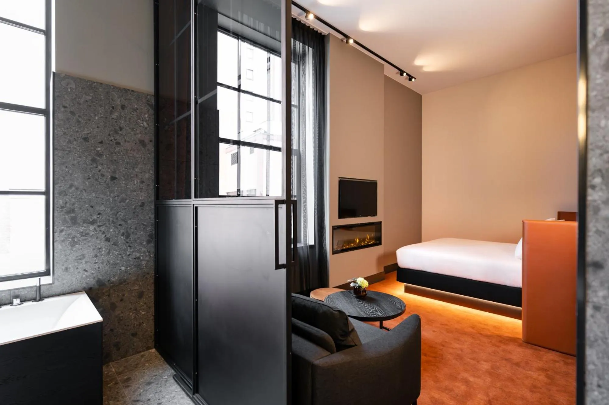 Bedroom, Bed in Van der Valk TheaterHotel De Oranjerie