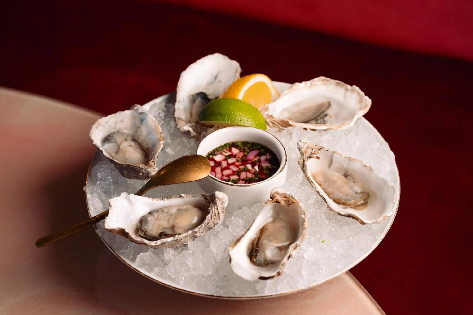 Restaurant/places to eat in Van der Valk TheaterHotel De Oranjerie