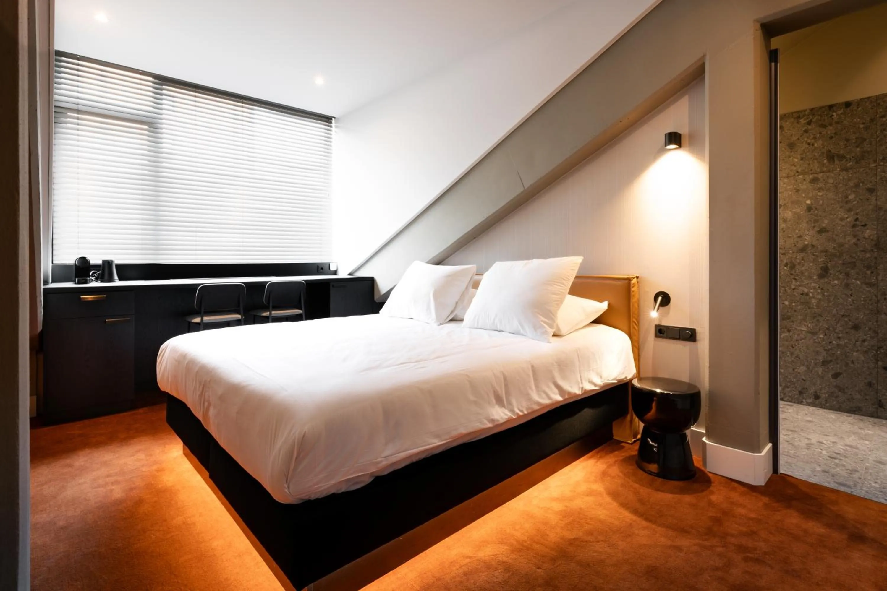 Bedroom, Bed in Van der Valk TheaterHotel De Oranjerie