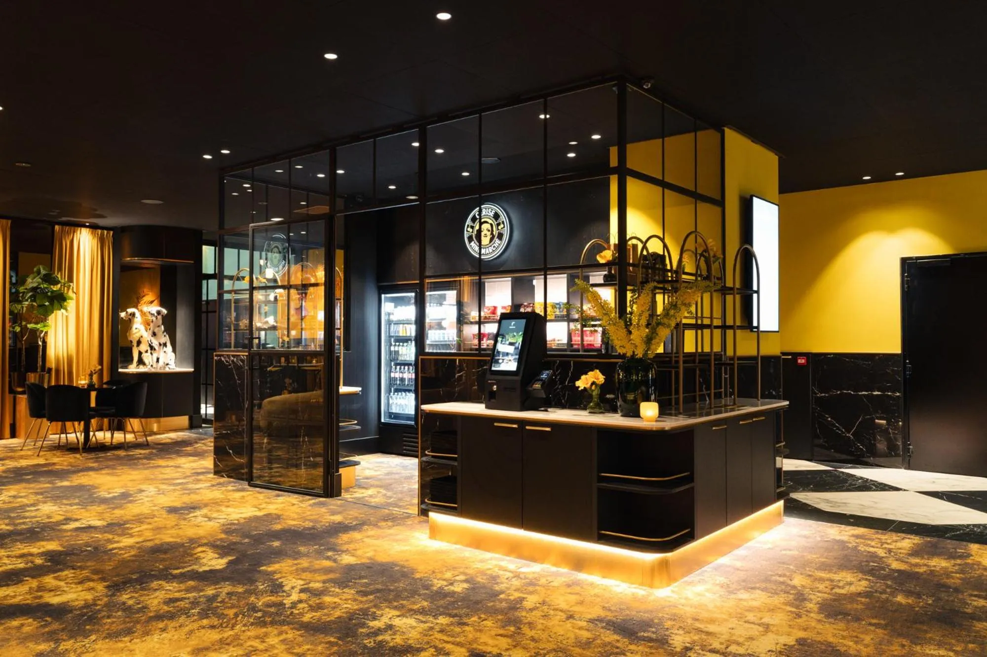 On-site shops in Van der Valk TheaterHotel De Oranjerie