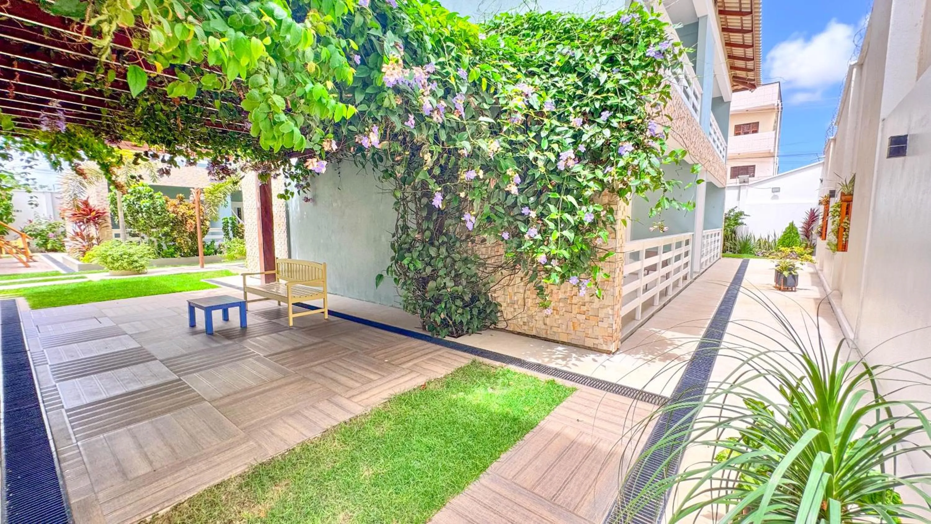 Property building in Pousada Diane