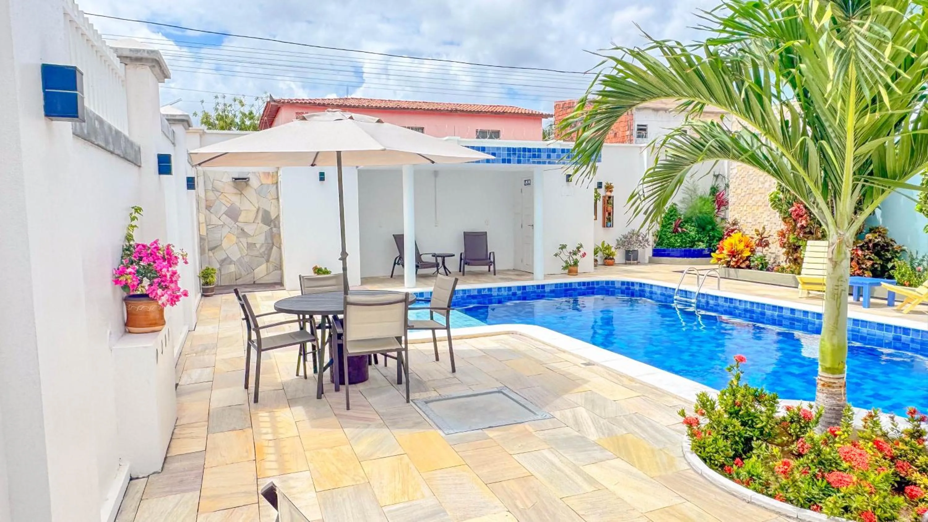 Swimming pool in Pousada Diane