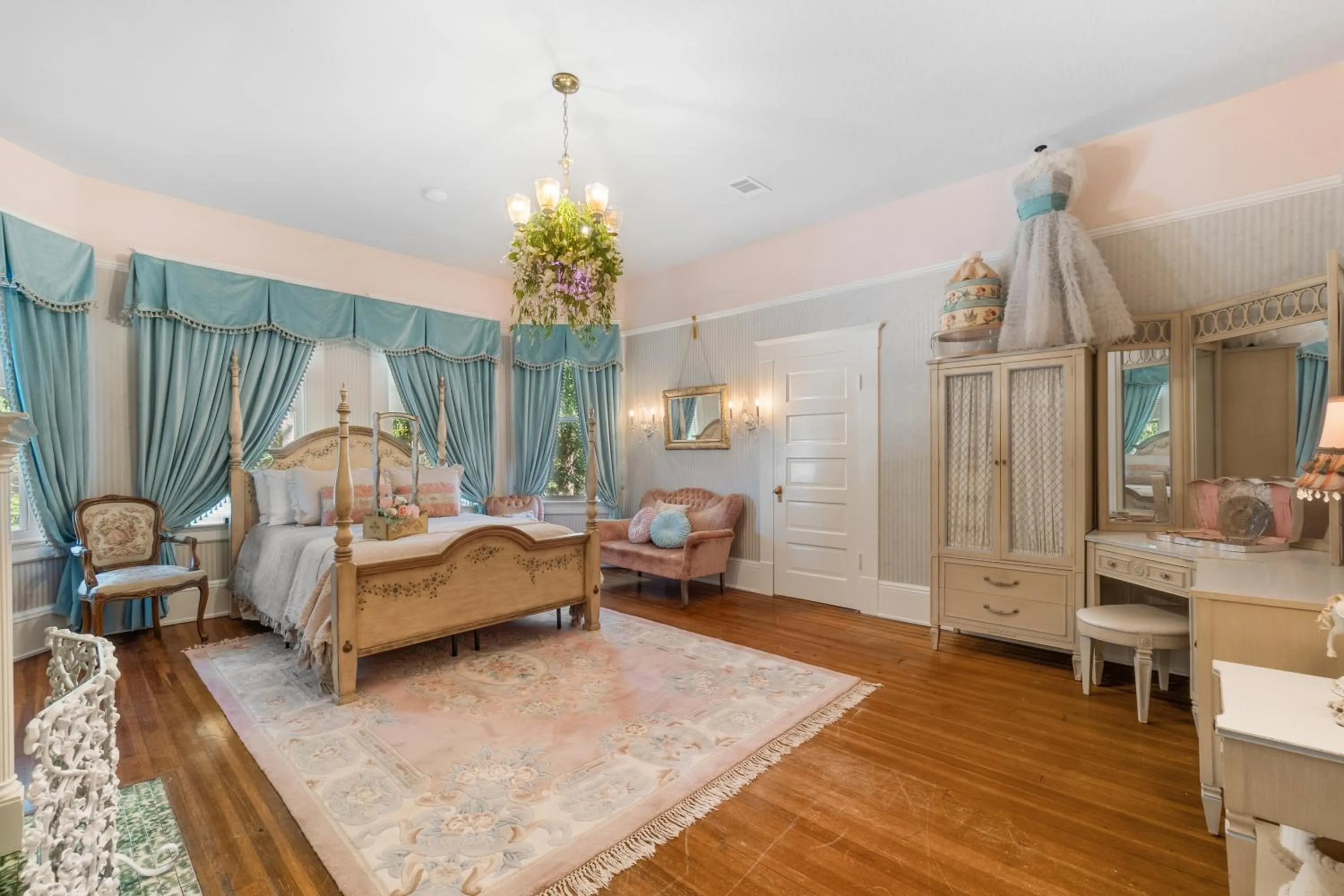 Ross Mansion Bed & Breakfast