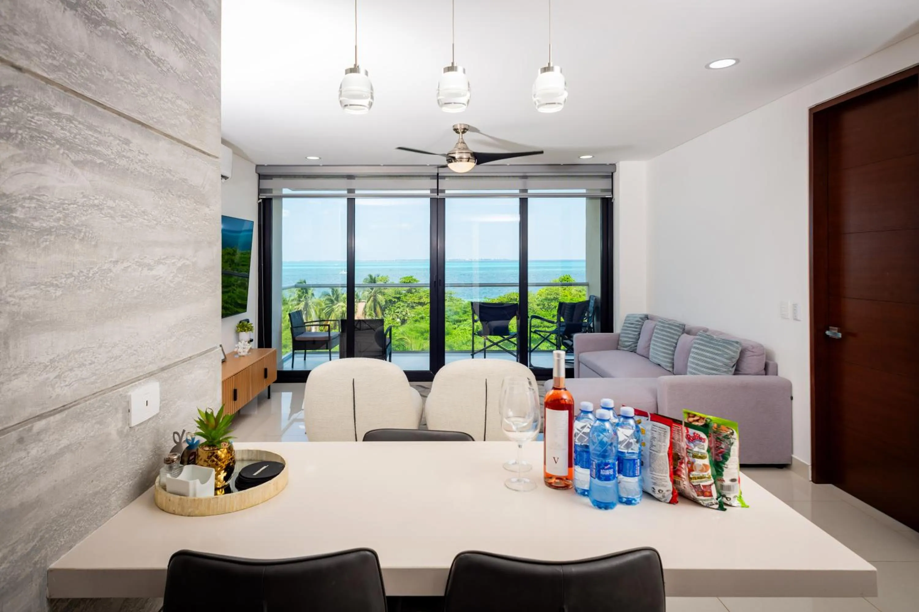 Aloja oceanview in the Hotel Zone