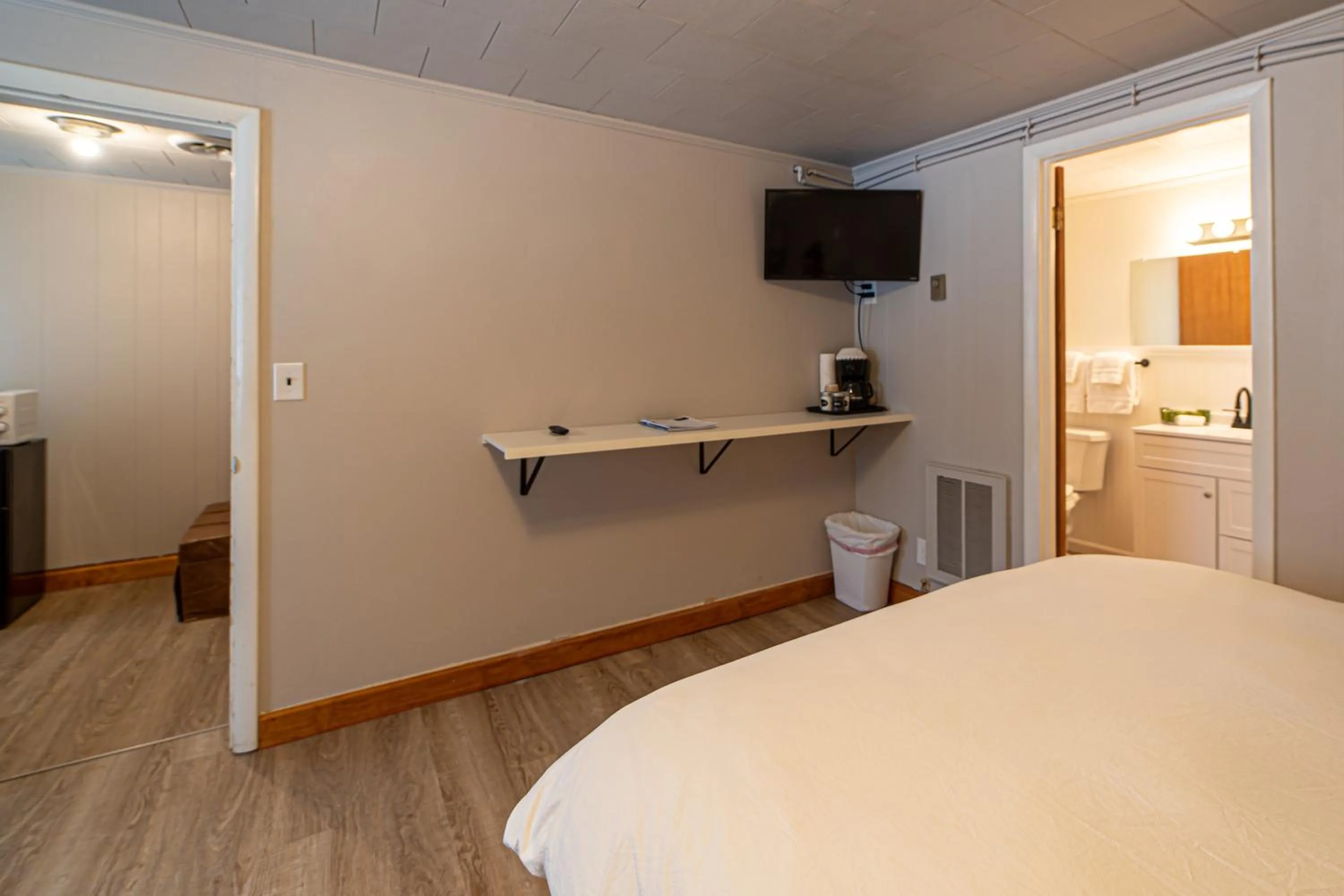 Bed in Star Gate Motel