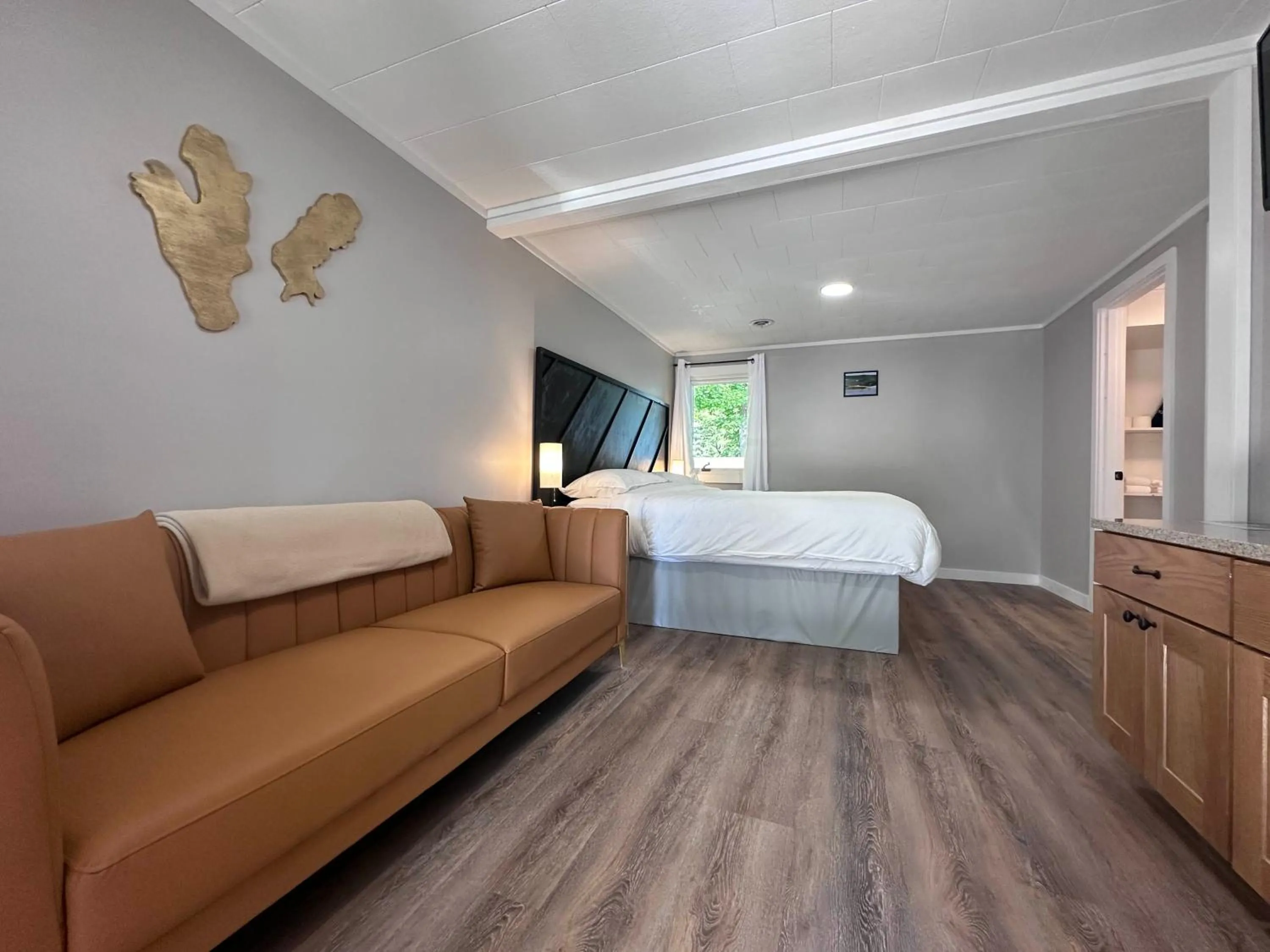 Bed in Star Gate Motel