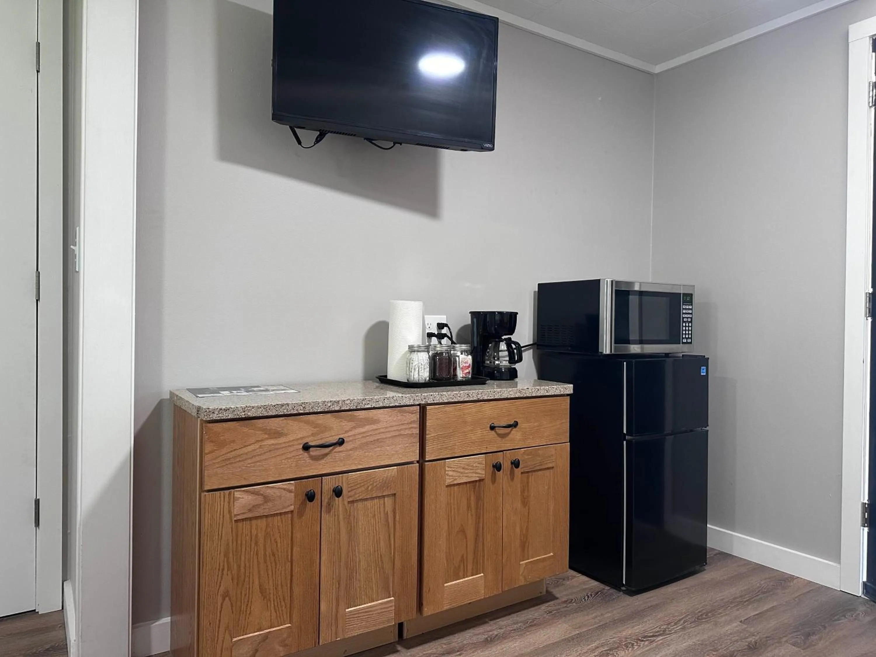 TV and multimedia in Star Gate Motel