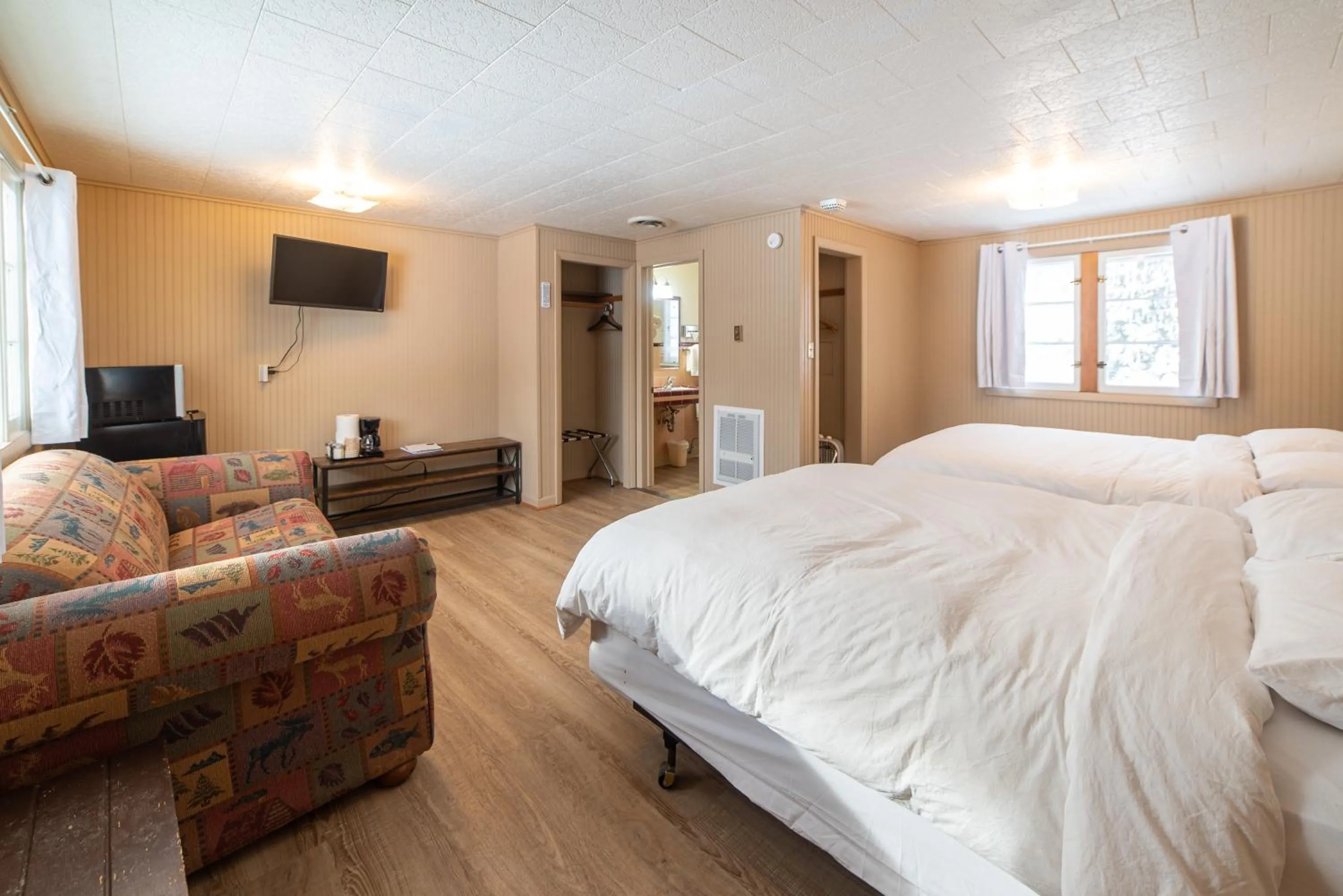 Bed in Star Gate Motel