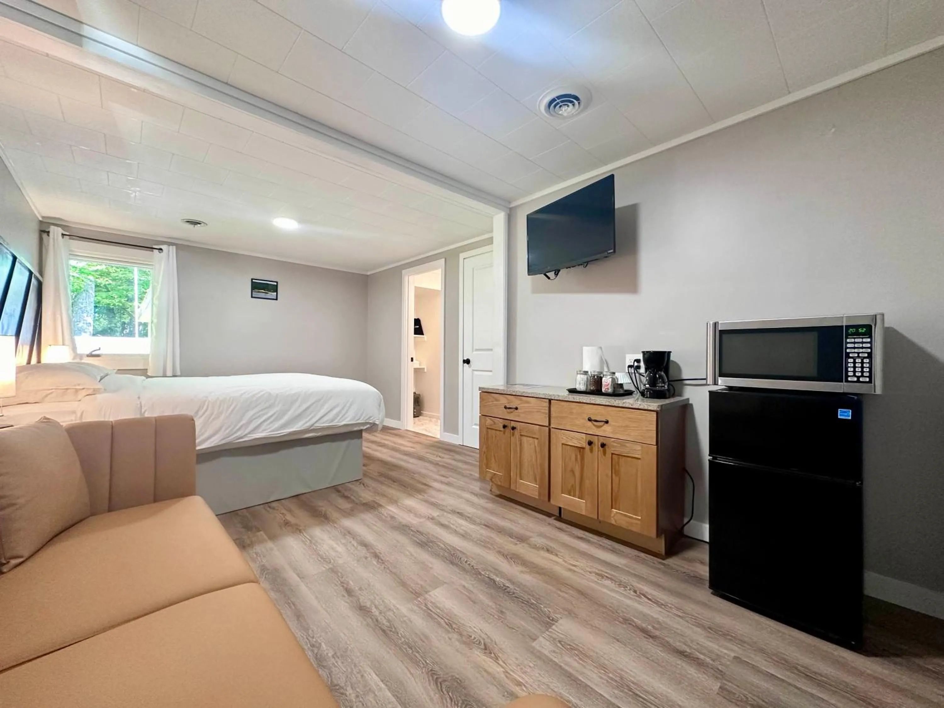 Bed in Star Gate Motel