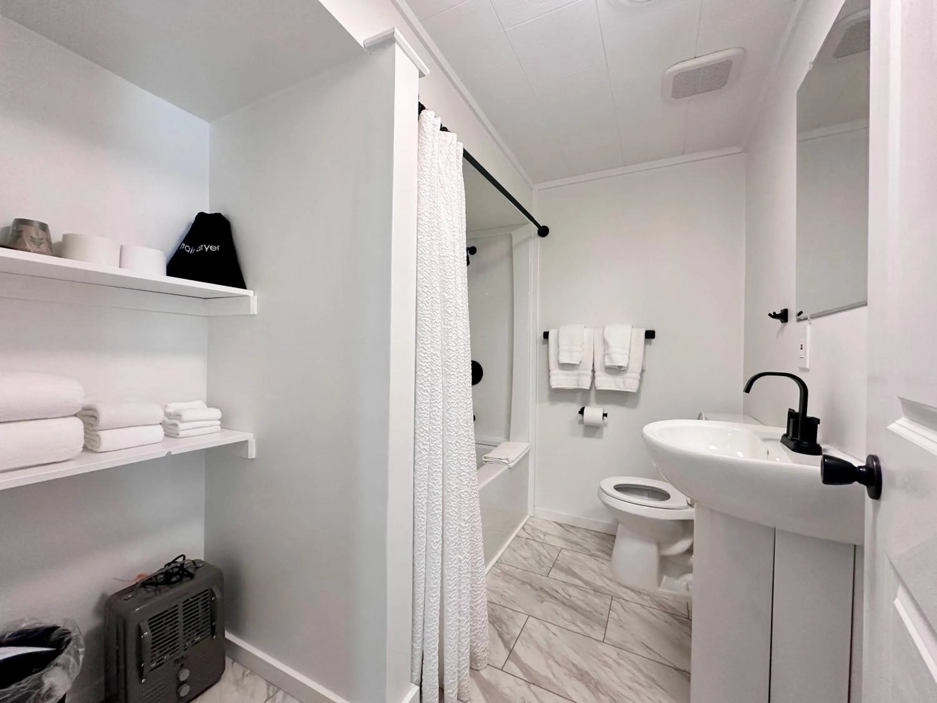 Shower in Star Gate Motel