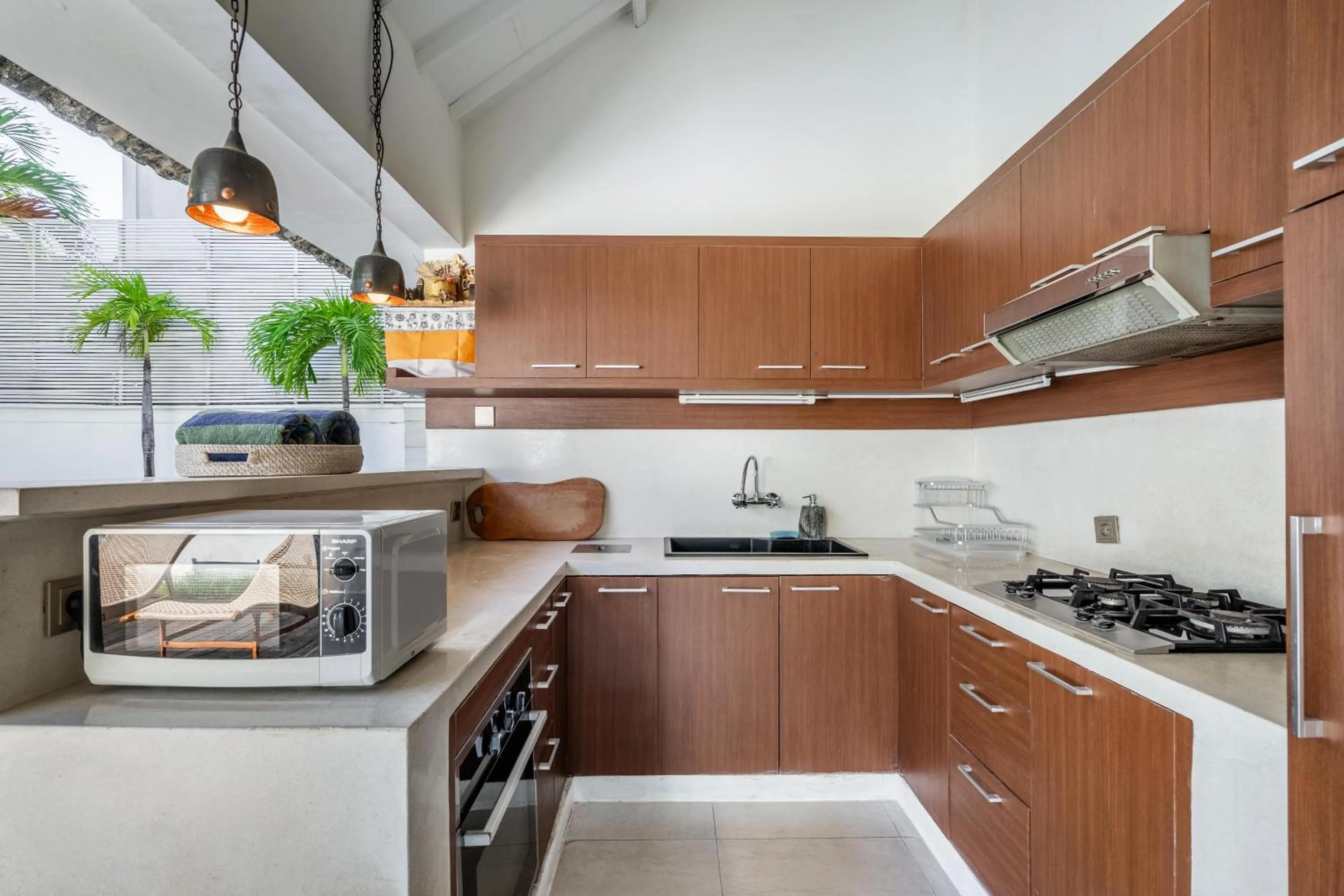 Kitchen or kitchenette in Villa Oberoi