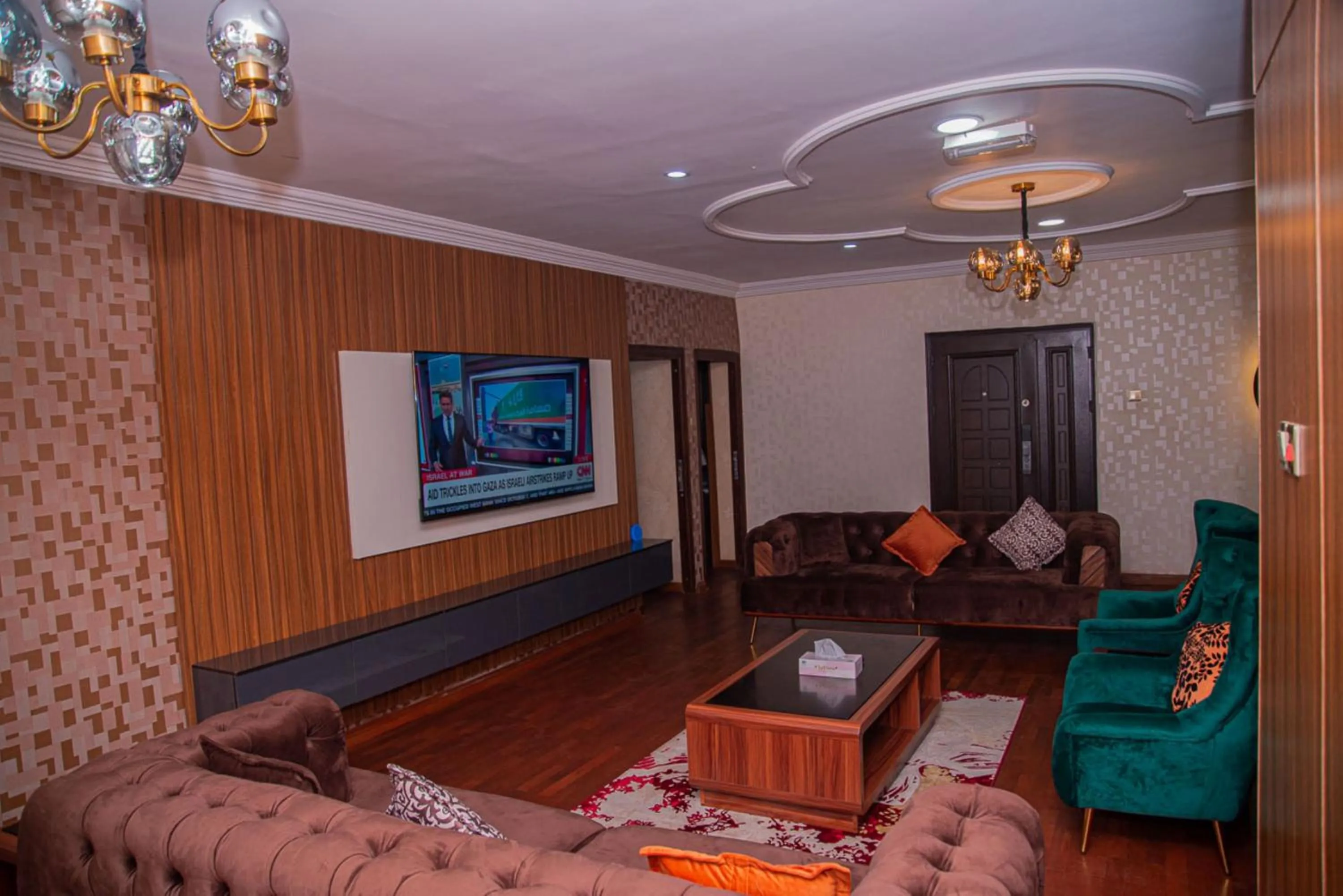 VIP in MAHOGANY HOTEL AND SUITES