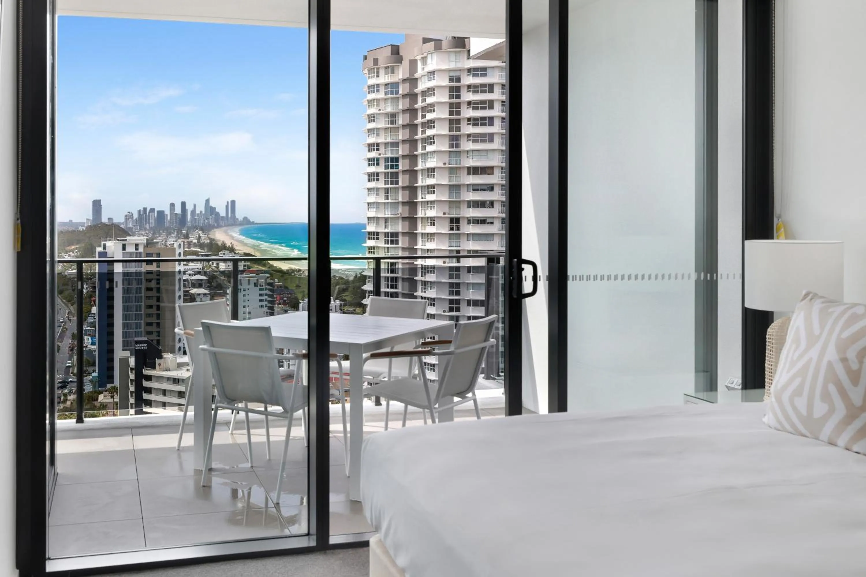 Balcony/Terrace, Bed in Sandbar Burleigh - Official
